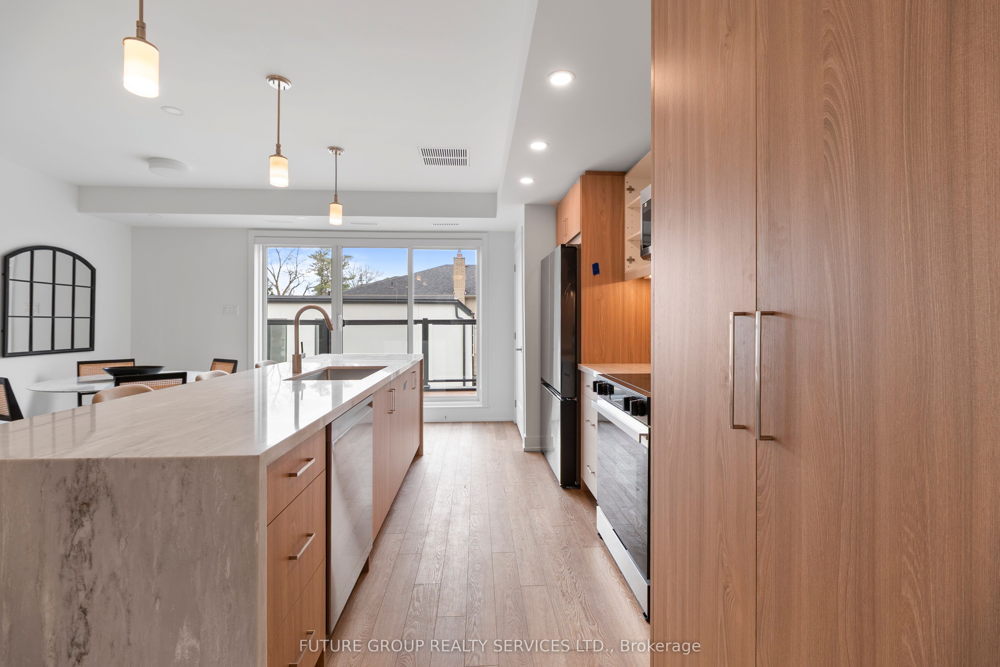 Additional image 5 of Unit 4-34 Poplar Avenue, Toronto, ON, M9B 3R4
