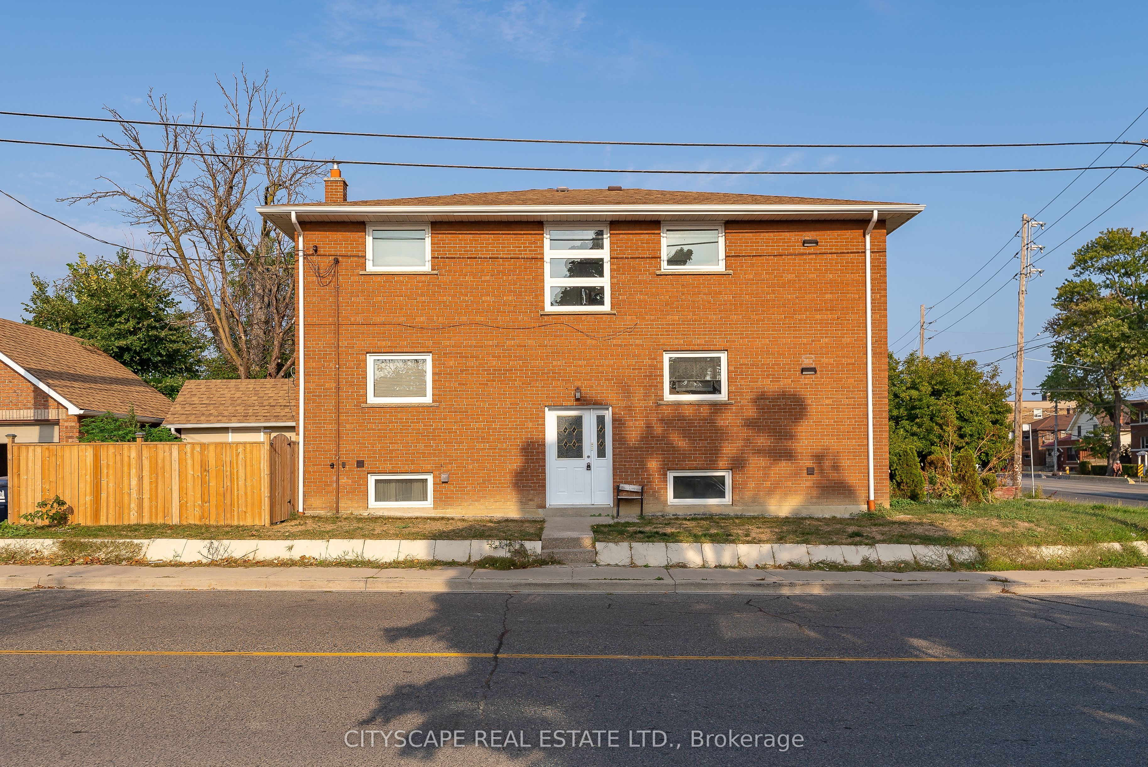 Additional image 3 of 2724 Lake Shore Boulevard W, Toronto, ON, M8V 1G8
