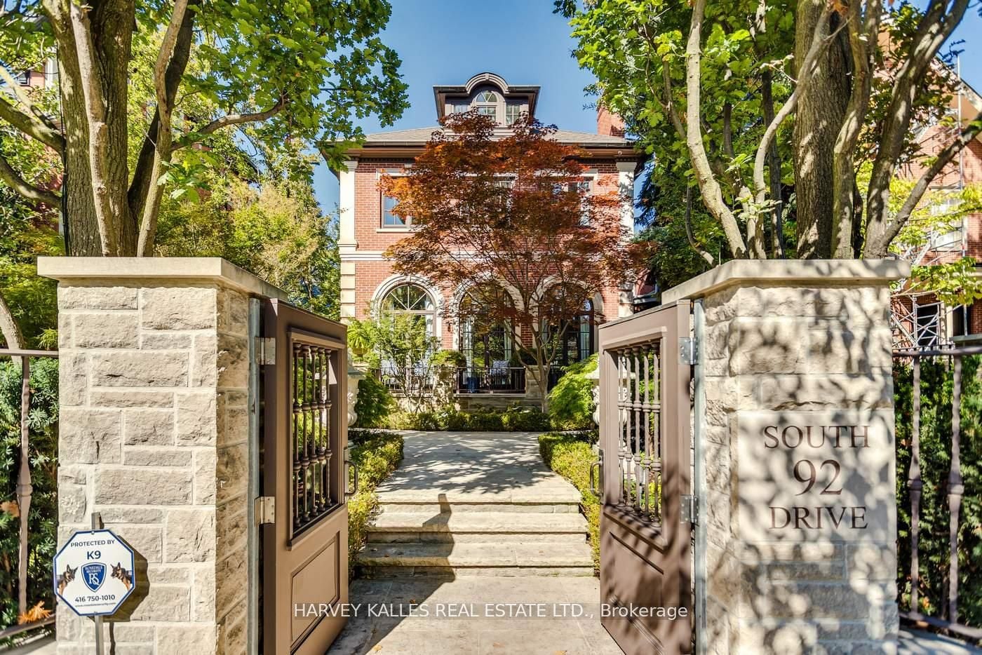 92 South Drive, Toronto, ON, M4W 1R6