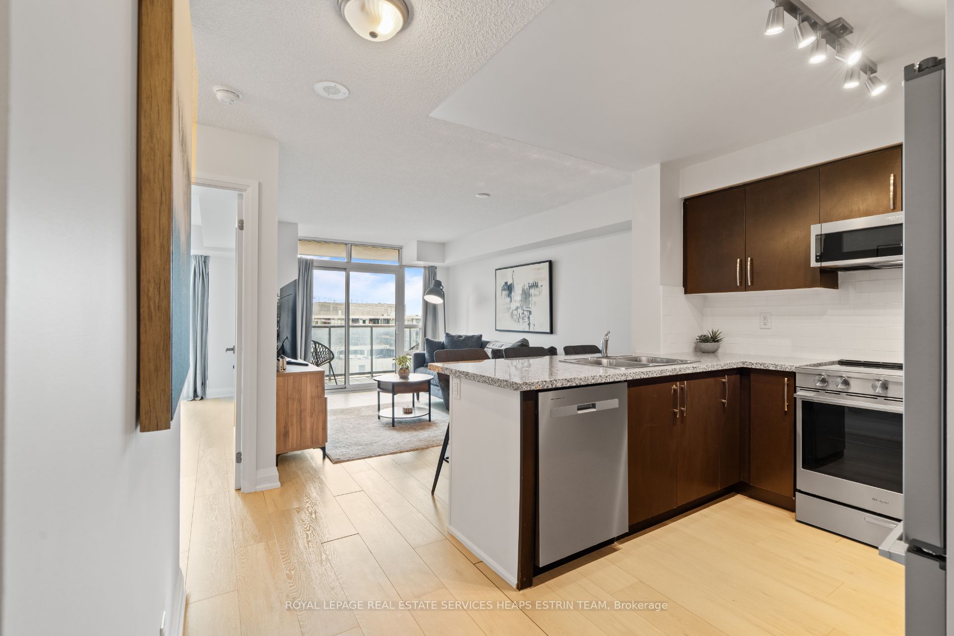 Additional image 3 of 606-3 Michael Power Place, Toronto, ON, M9A 0A2