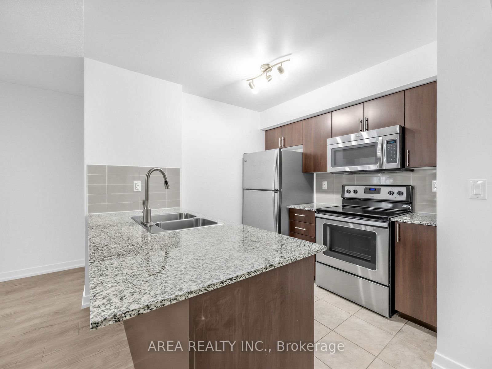 Additional image 5 of 1410-1410 Dupont Street, Toronto, ON, M6H 2B1