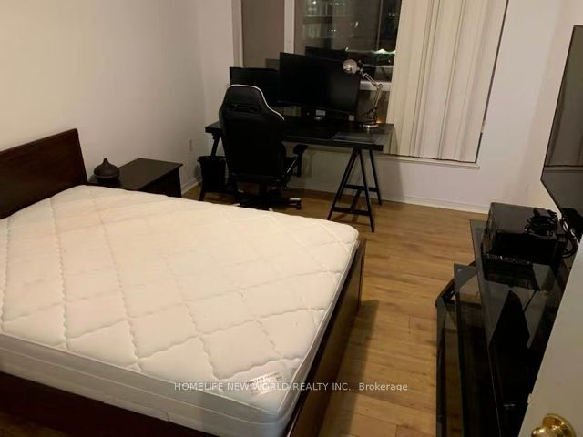 Additional image 4 of 407-909 Bay Street, Toronto, ON, M5S 3G2