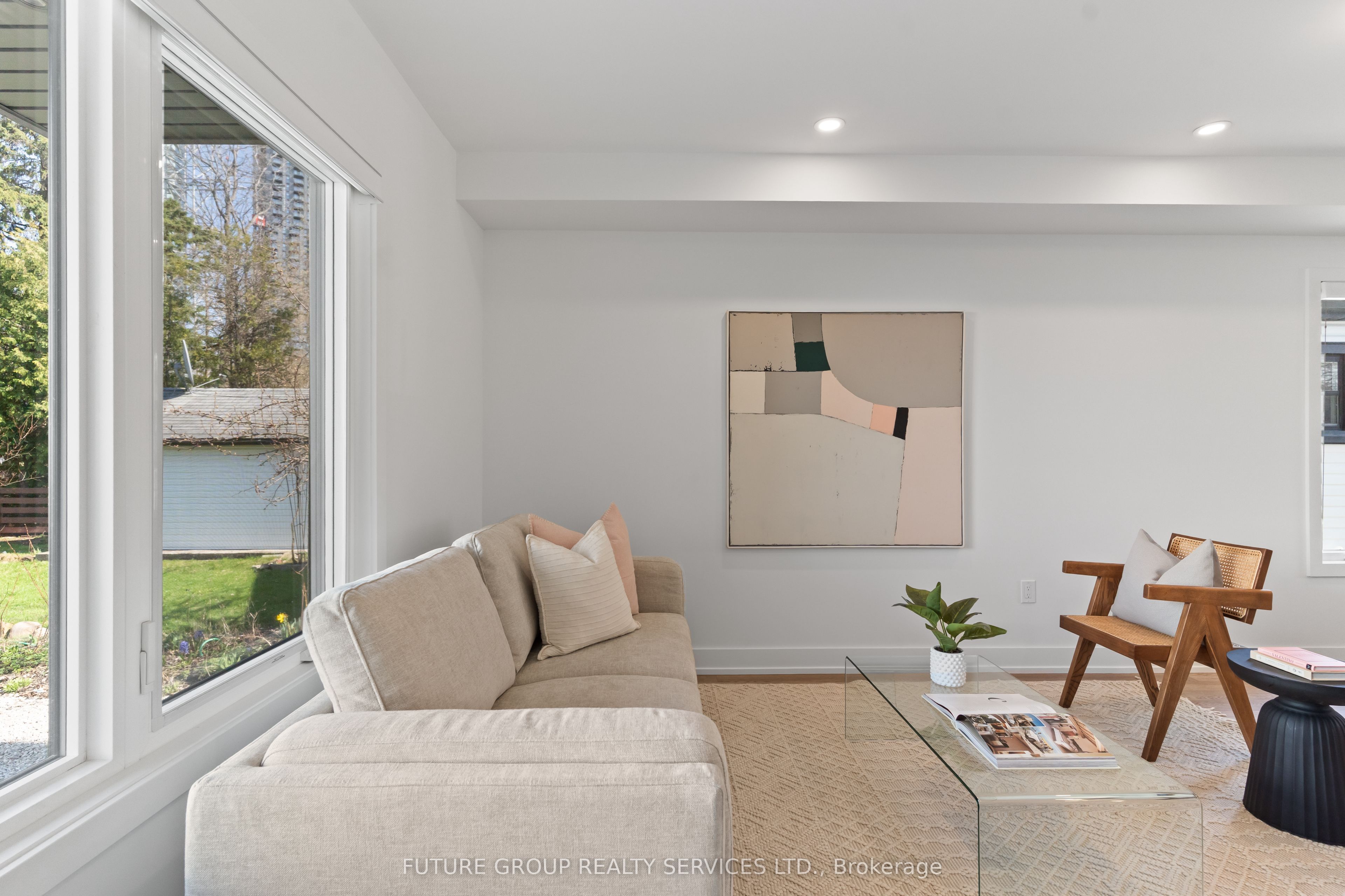 Additional image 3 of Unit 1-15 Acorn Avenue, Toronto, ON, M9B 3P7