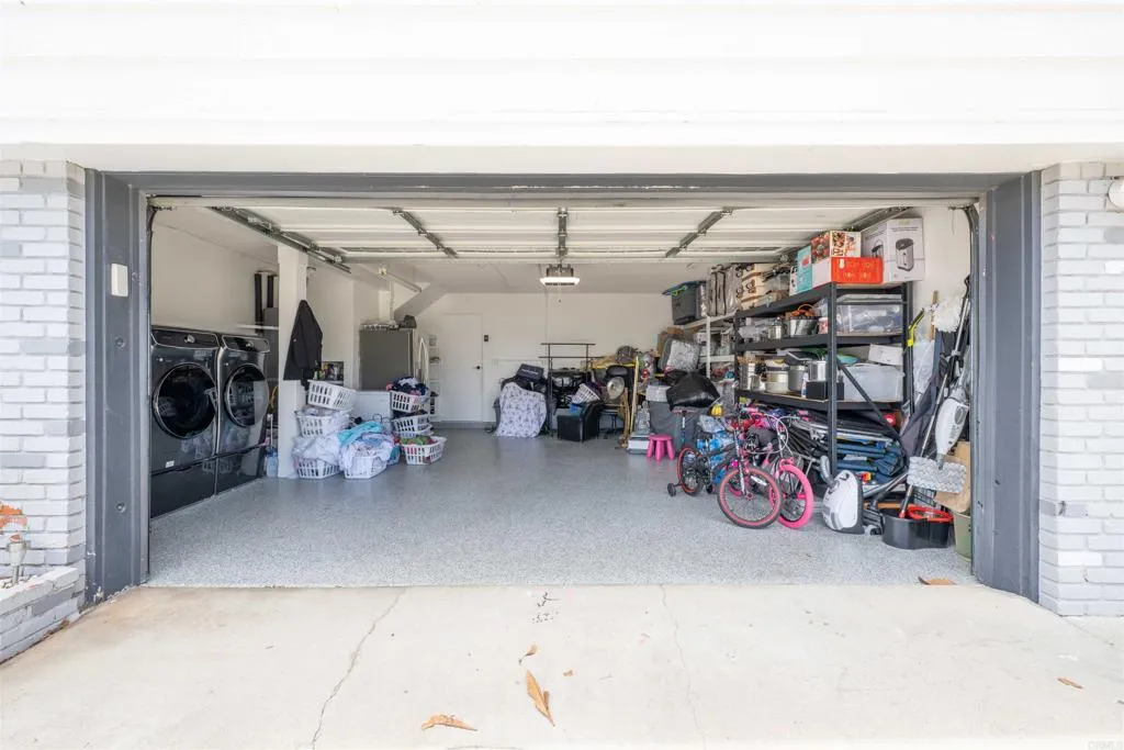6890 Wallsey Drive, San Diego, CA 92119