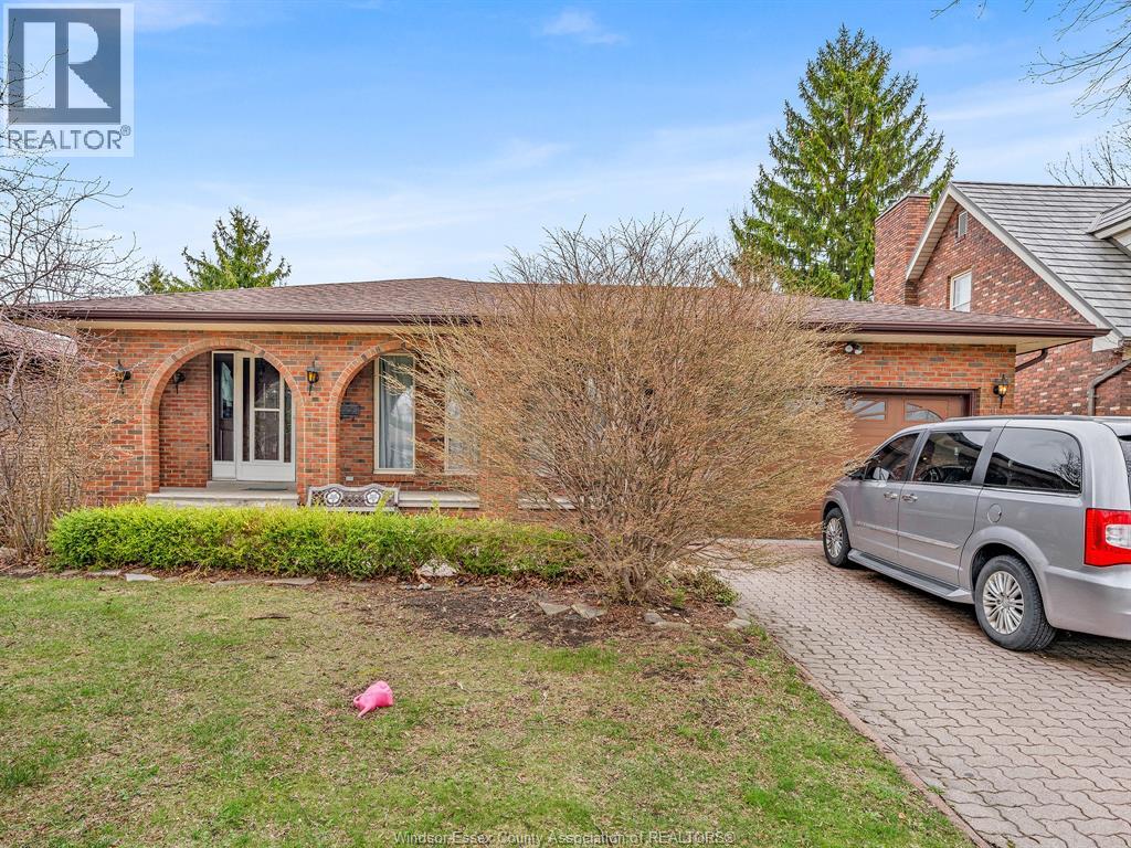 2880 St. Clair Avenue, Windsor, ON, N9E4B4
