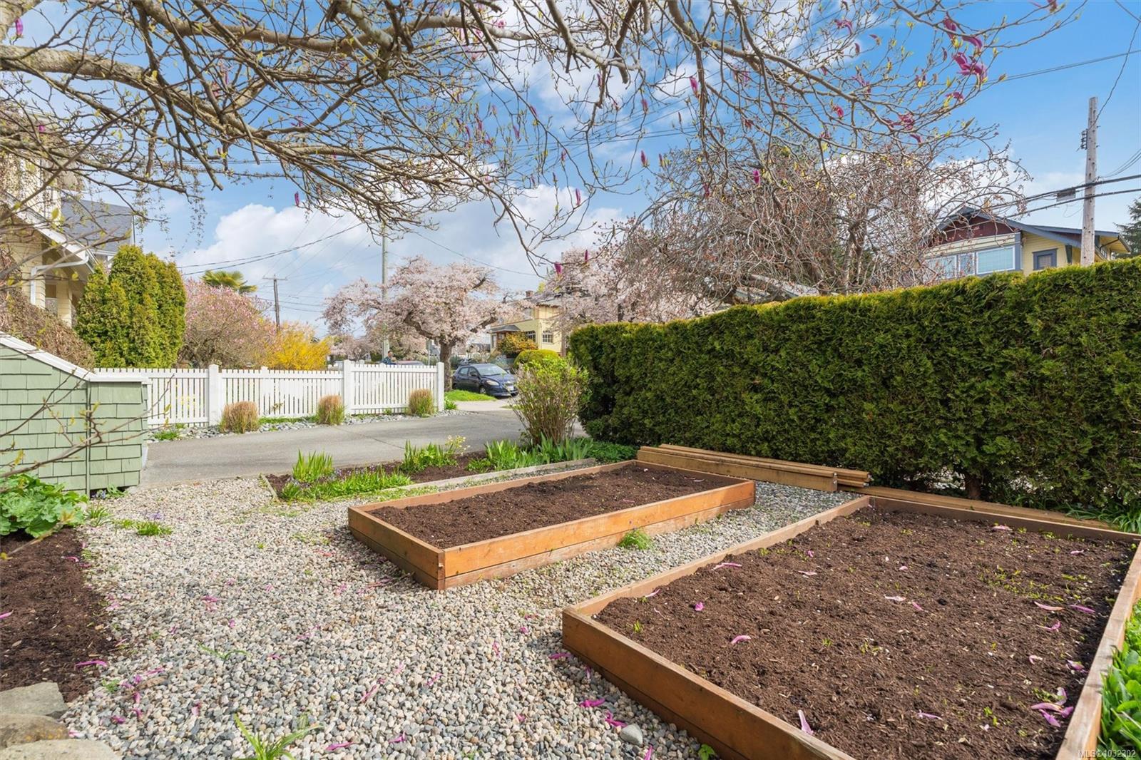 Additional image 6 of 320 Moss Street, Victoria, BC, V8V 4M9