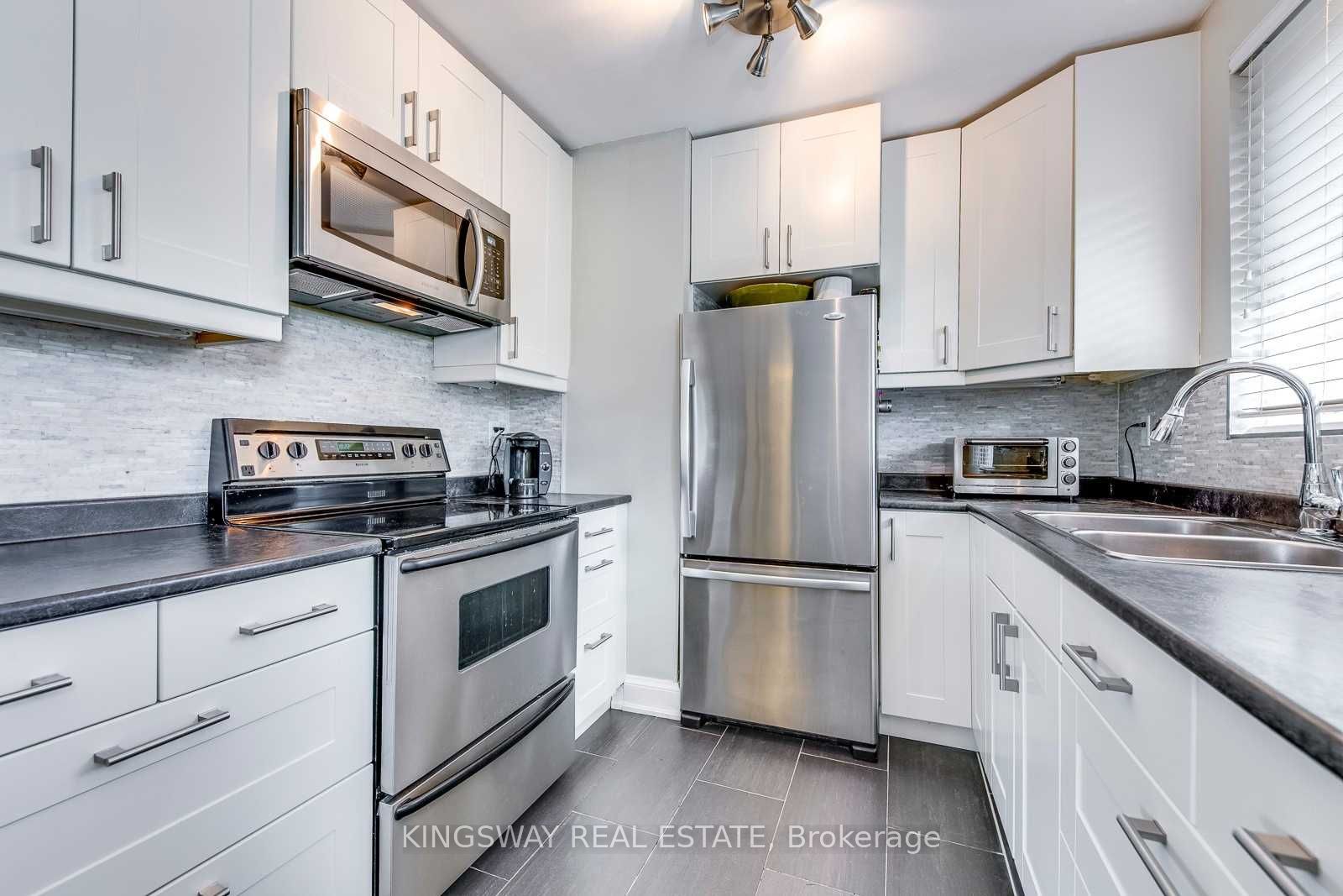 Additional image 6 of Main-408 Lanor Avenue, Toronto, ON, M8W 2R6
