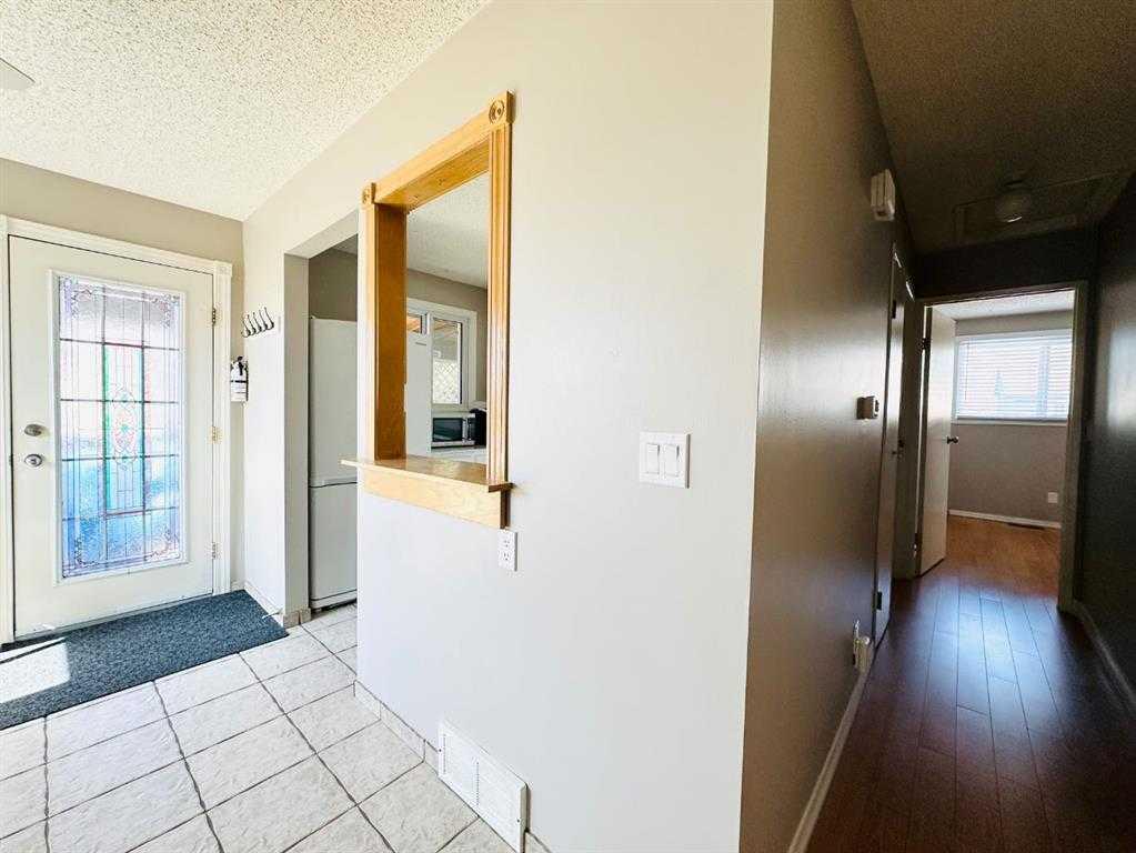Additional image 5 of 15 Pinecliff Close NE, Calgary, AB, T1Y 4N3