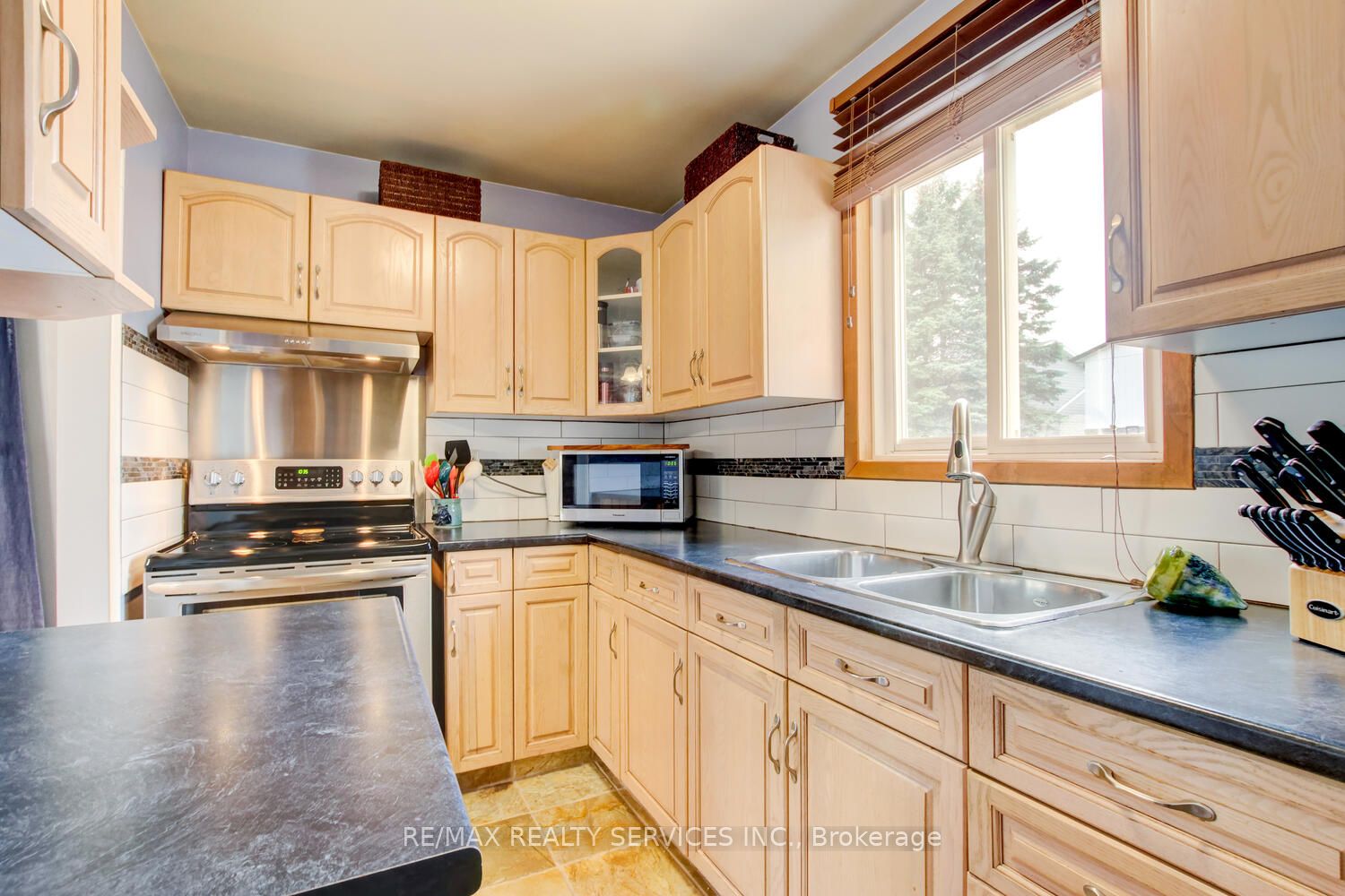 Additional image 3 of 7 Hamlet Court, Brampton, ON, L6S 1X5