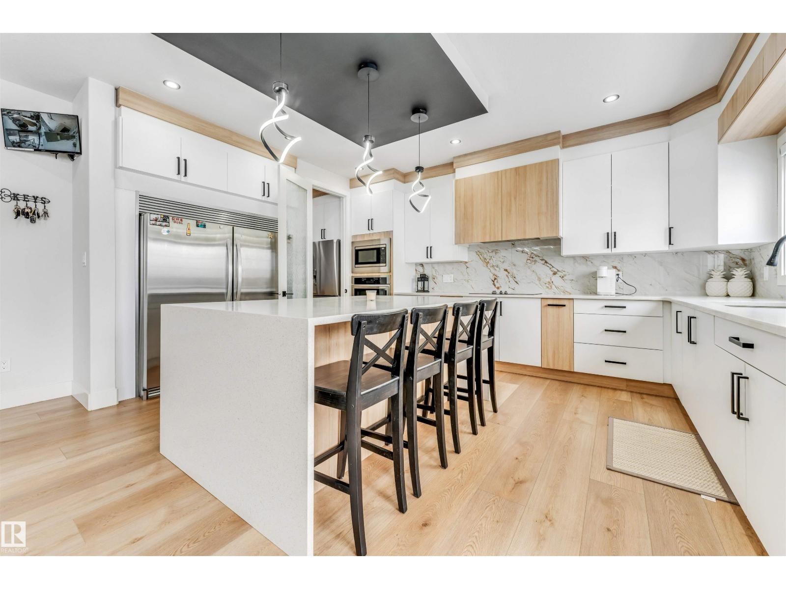 Additional image 5 of 304 33 Avenue NW, Edmonton, AB, T6T2V8