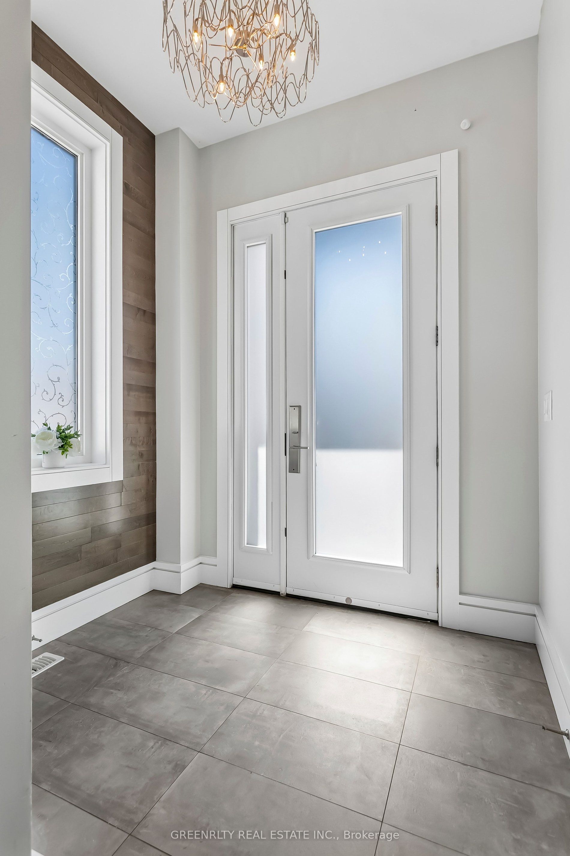 Additional image 3 of 21A Maple Avenue N, Mississauga, ON, L5H 2R9