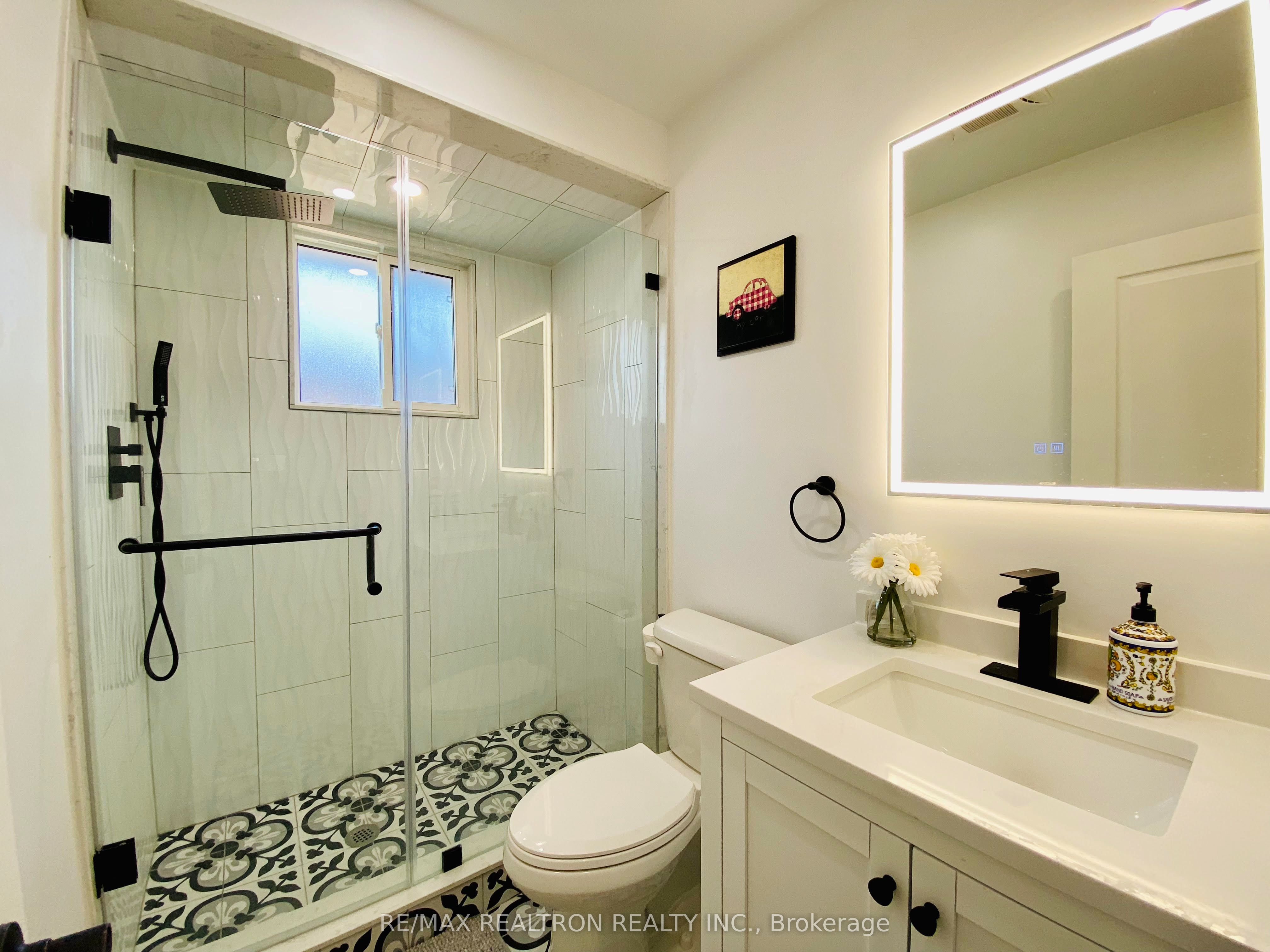 Additional image 4 of 2-63 Mississauga Road, Mississauga, ON, L5H 2H9