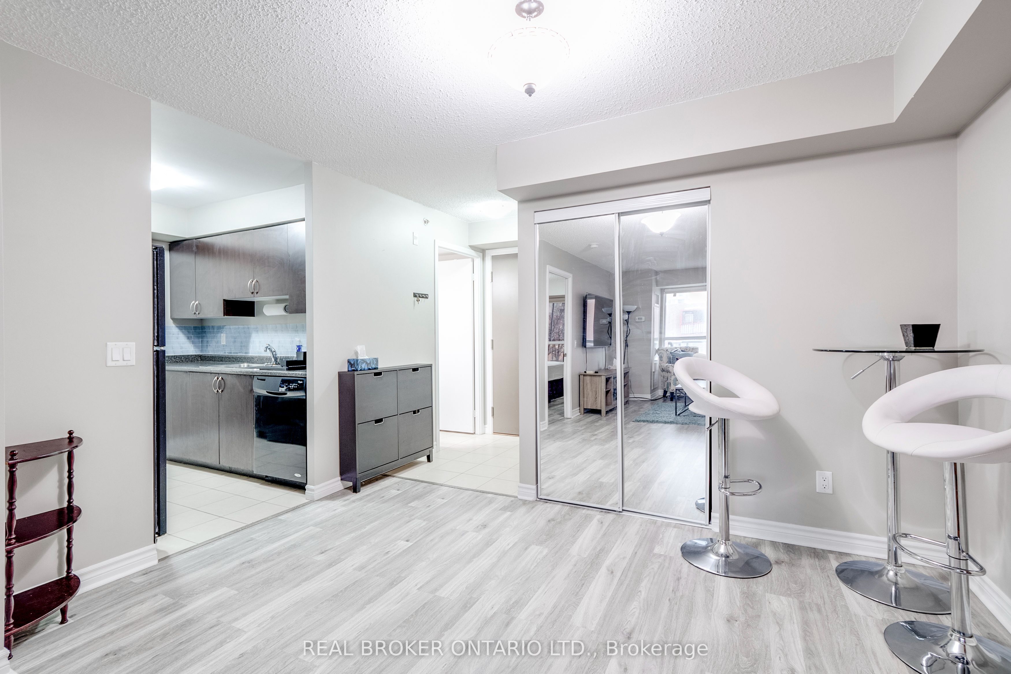 Additional image 6 of 225-35 Saranac Boulevard, Toronto, ON, M6A 2G4