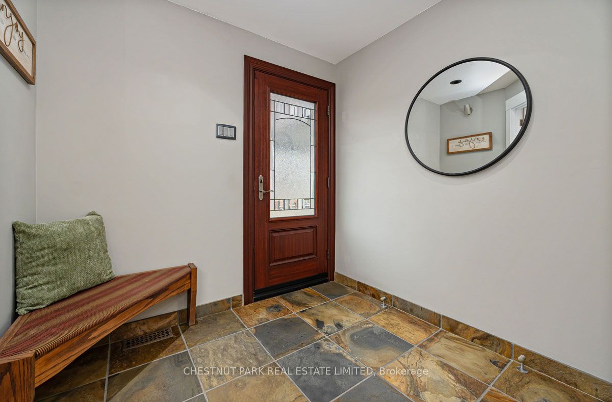 Additional image 2 of 16 Vanderbrent Crescent, Toronto, ON, M9R 3W8