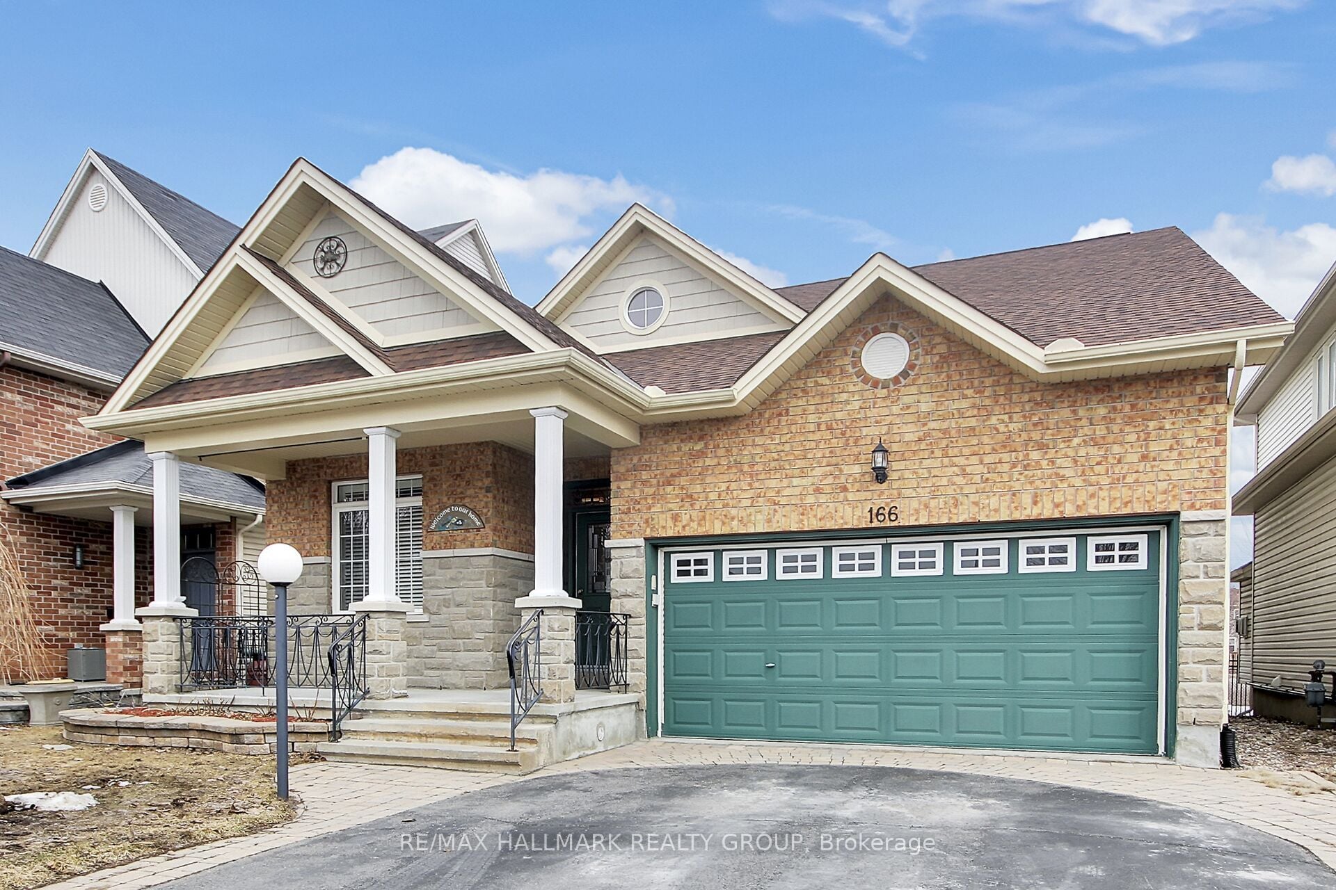 166 Lamplighters Drive, Ottawa