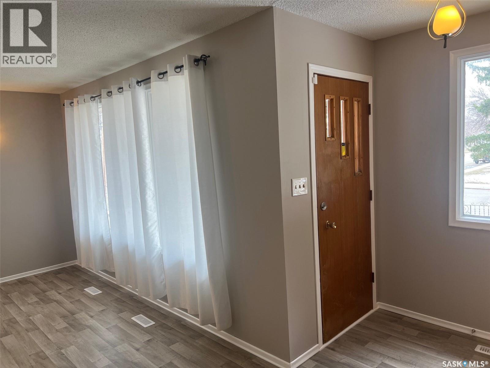 Additional image 2 of 802 Princess Street, Regina, SK, S4T3X9