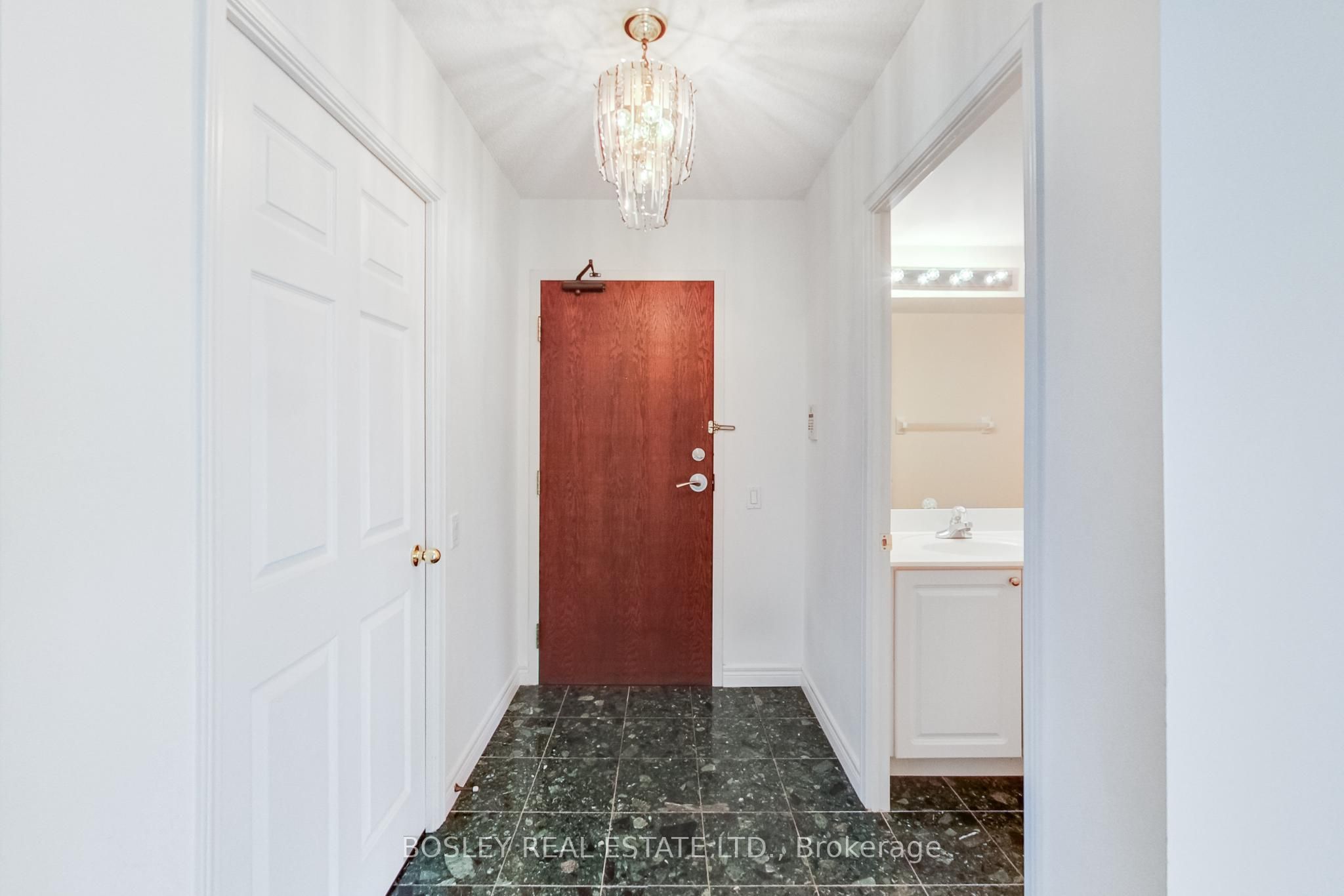 403-2 Covington Road, Toronto, ON, M6A 3E2 photo 4
