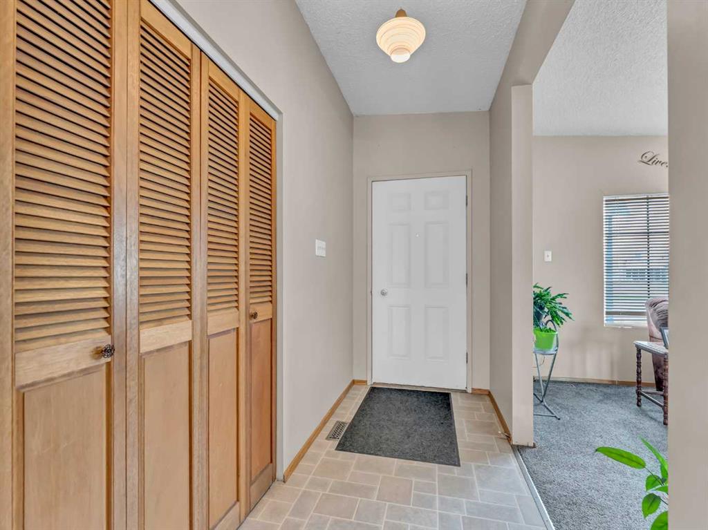 Additional image 6 of 561 12 Street NW, Medicine Hat, AB, T1A6R3
