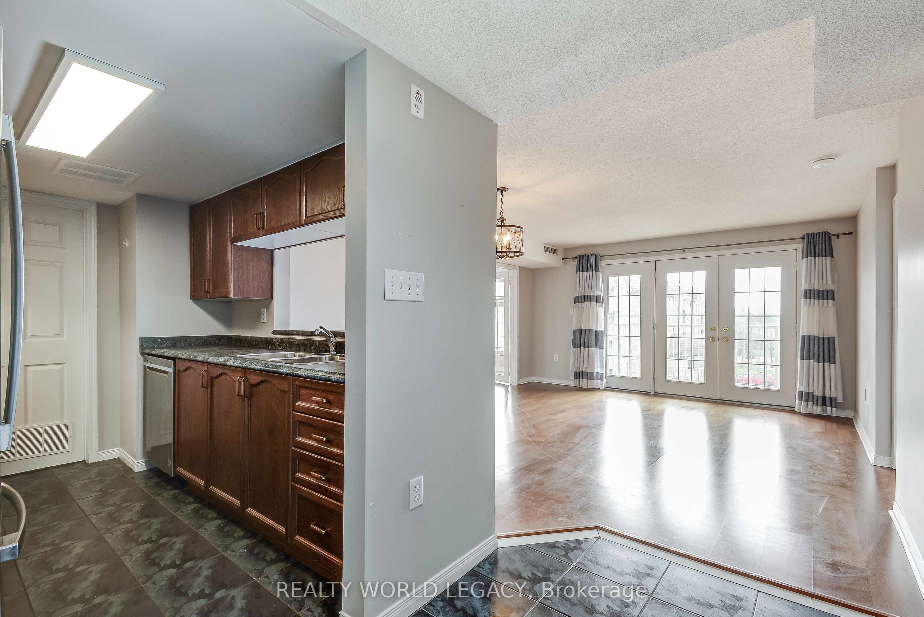 Additional image 5 of 306E-216 Plains Road W, Burlington, ON, L7T 4K8