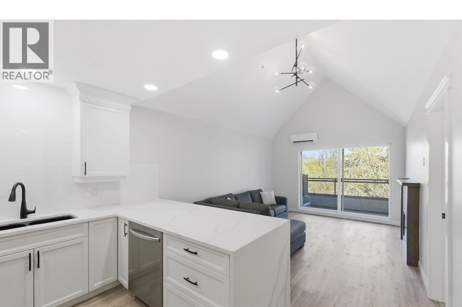 Additional image 7 of 309-1965 Pandosy Street, Kelowna, BC, V1Y1R9