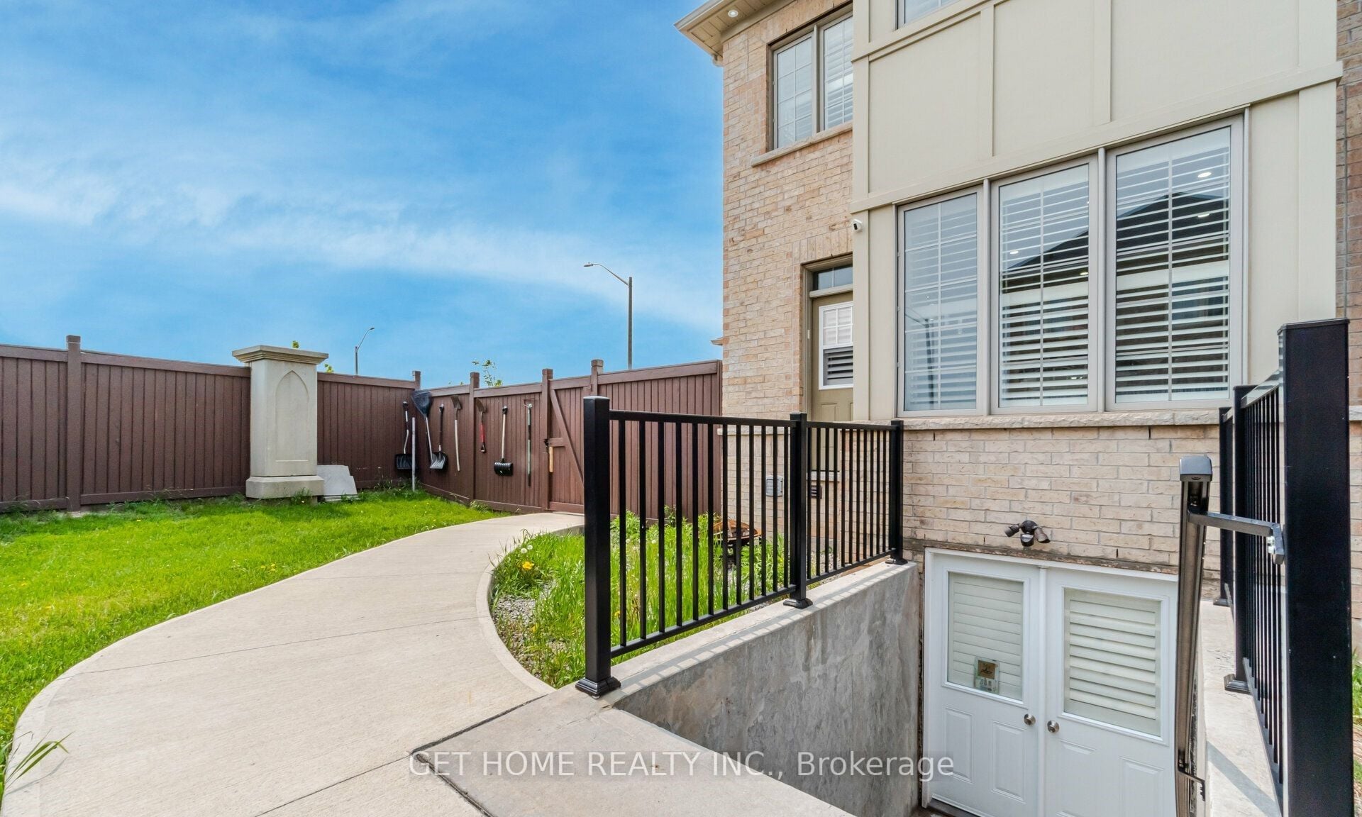 Additional image 3 of 8 Nightland Court, Brampton, ON, L6Y 0A5