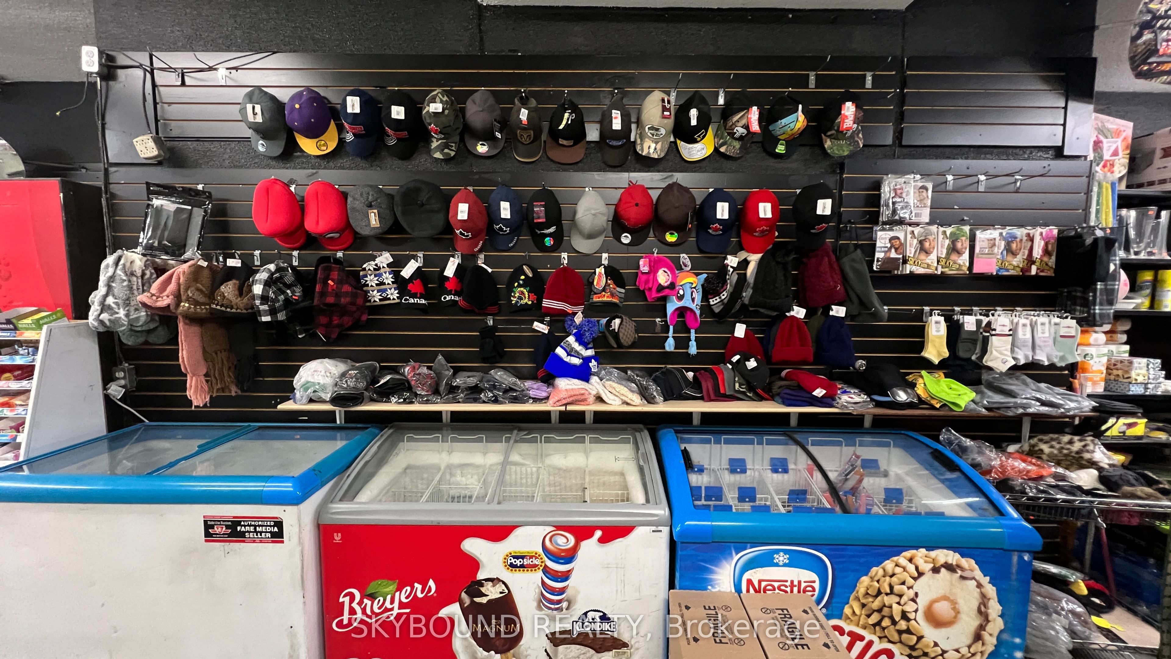 Additional image 4 of Unit 11-2111 Jane Street, Toronto, ON, M3M 1A2