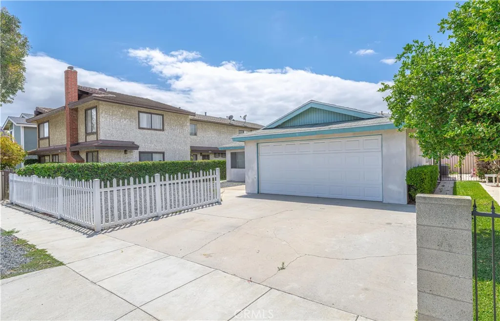 Additional image 68 of 10921 Walnut St, Los Alamitos, CA 90720