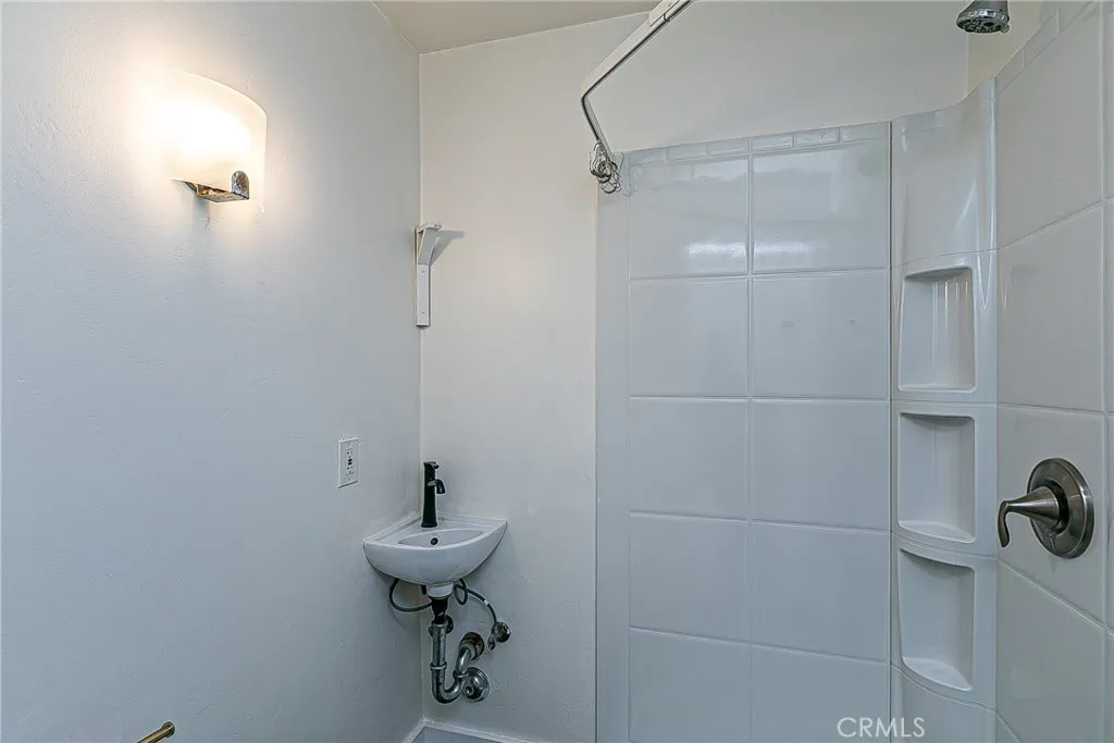 Additional image 58 of 203 E Walnut Ave, Lompoc, CA 93436