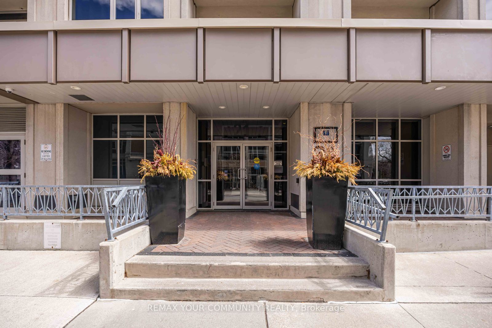 Additional image 2 of 1206-21 Grand Magazine Street, Toronto, ON, M5V 1B5
