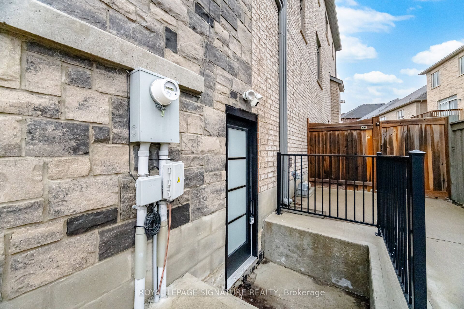Additional image 4 of 2-91 Roulette Crescent, Brampton, ON, L7A 4R5