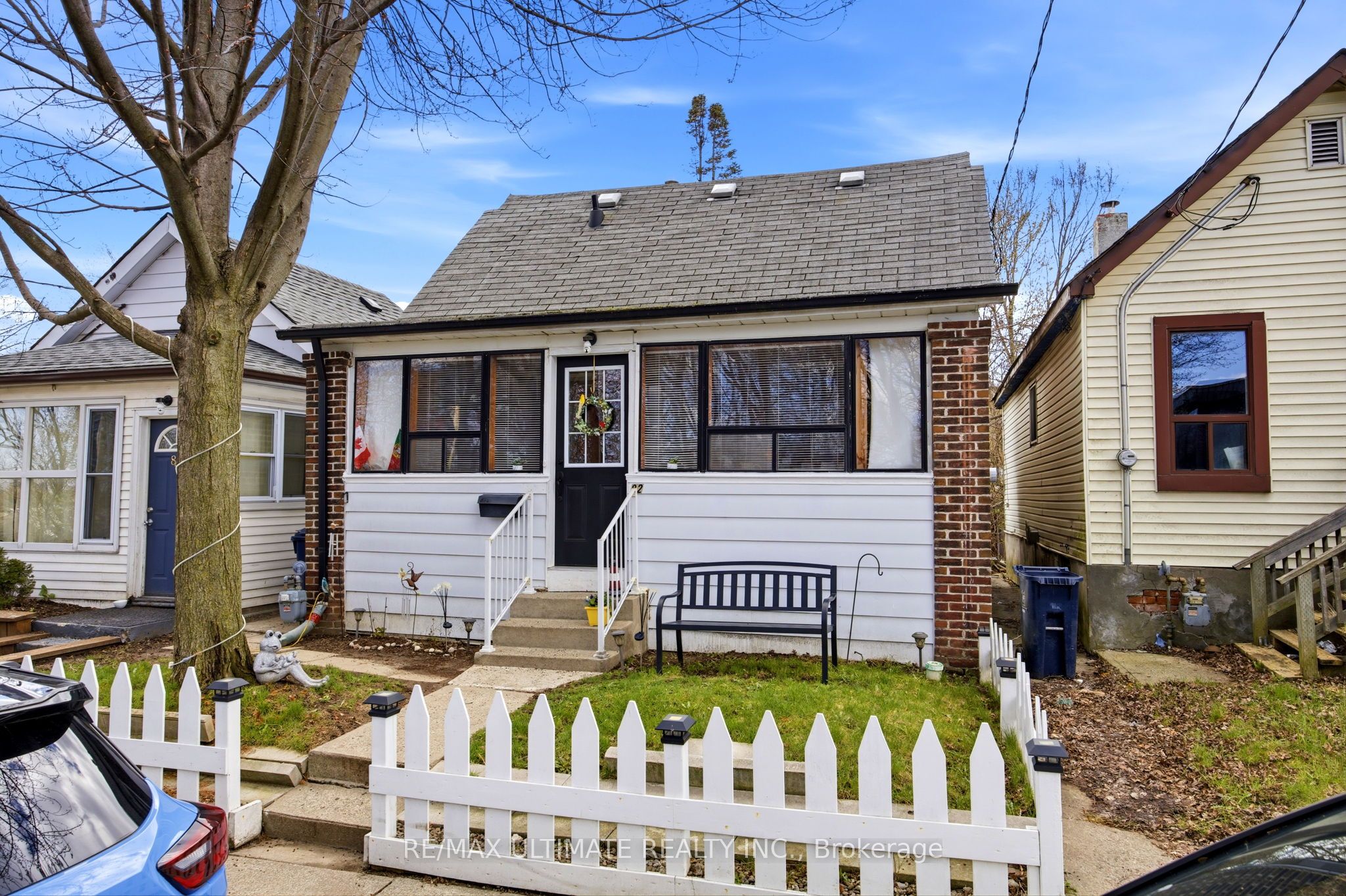 82 Beechwood Avenue, Toronto, ON, M6N 4T3