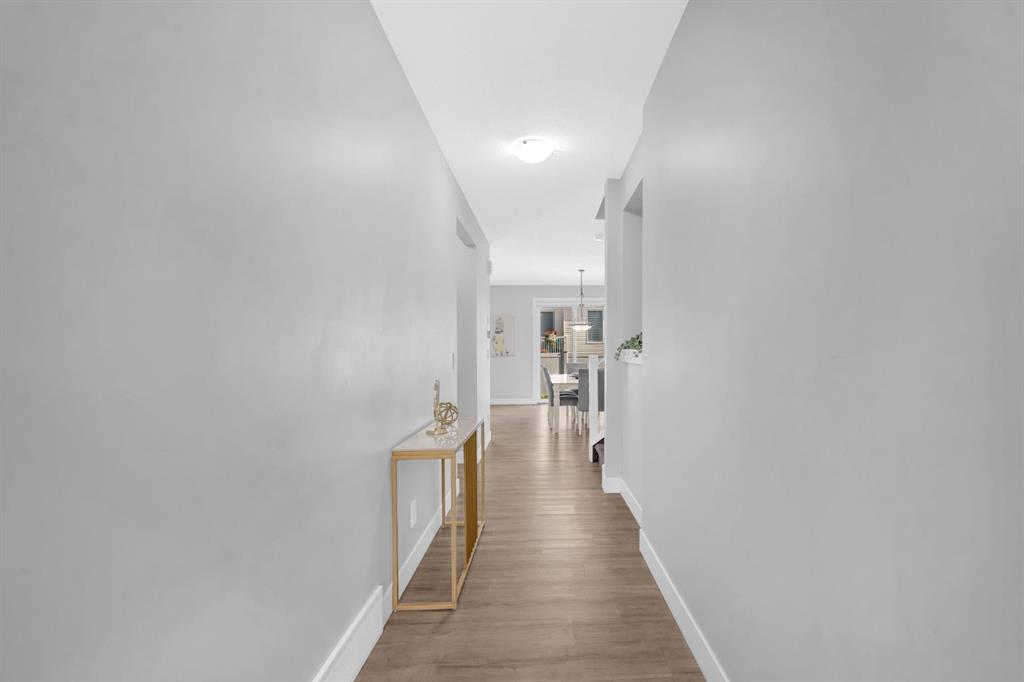 Additional image 3 of 155 Carringham Way NW, Calgary, AB, T4B 3P5