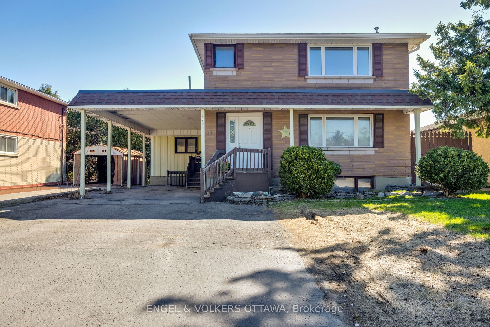 1311 S Avenue, Ottawa, ON, K1G 0C4