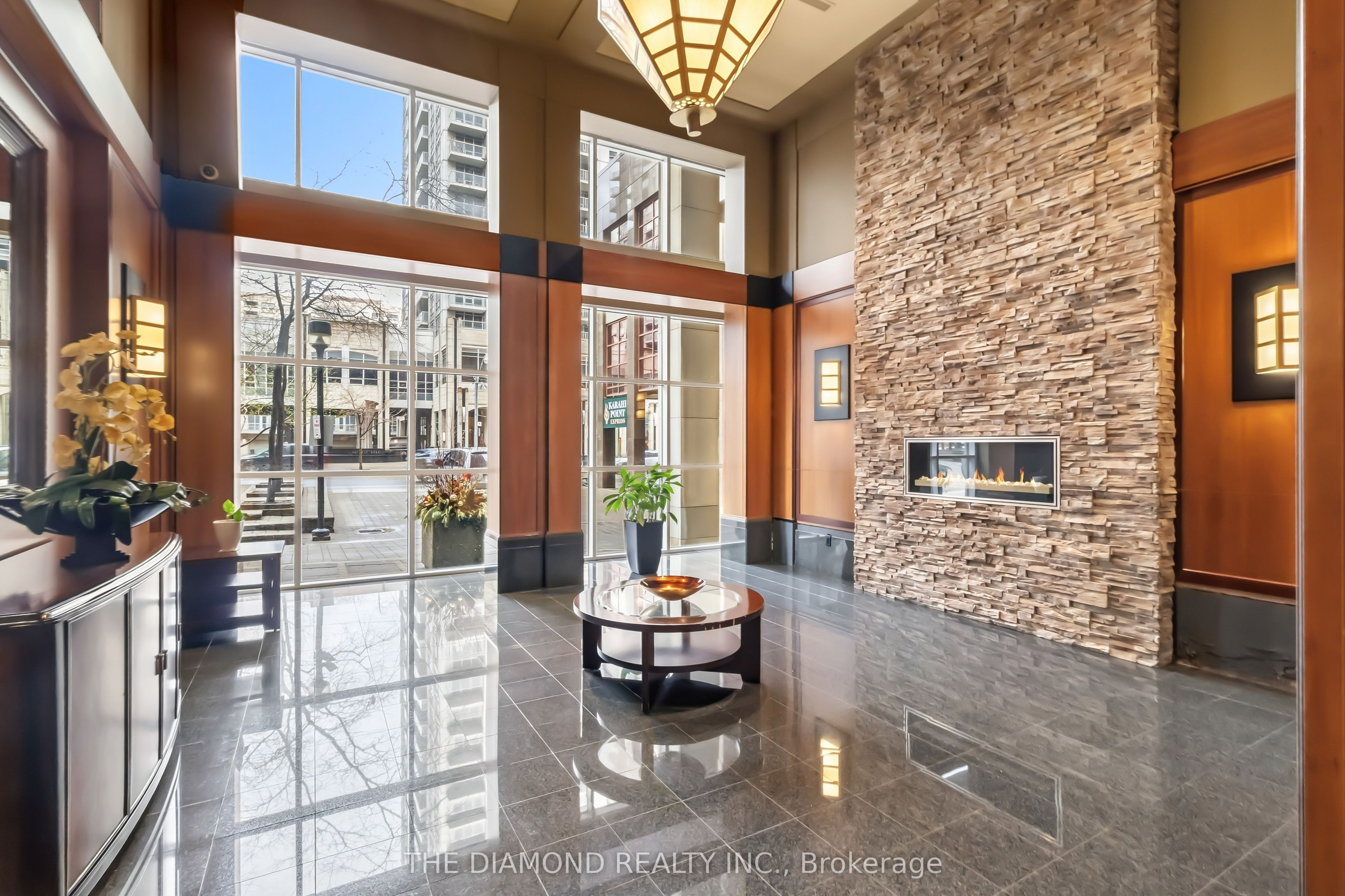 Additional image 5 of 907-750 Bay Street, Toronto, ON, M5G 1N6