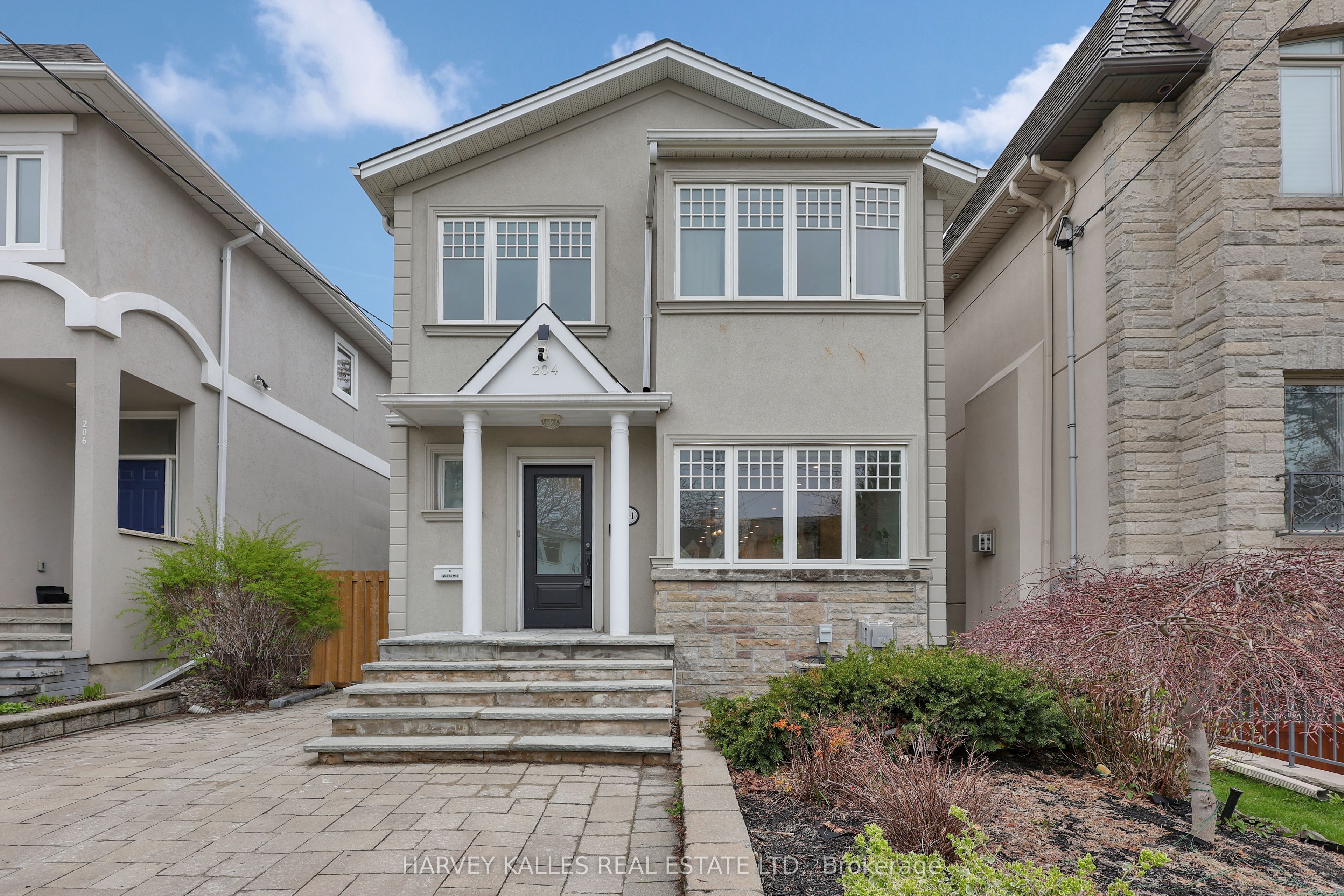 204 Brooke Avenue, Toronto, ON, M5M 2K6