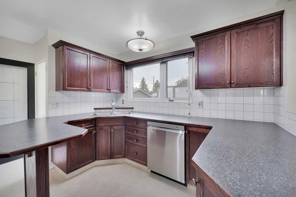 Additional image 6 of 3333 43 Avenue, Red Deer, AB, T4N3B2