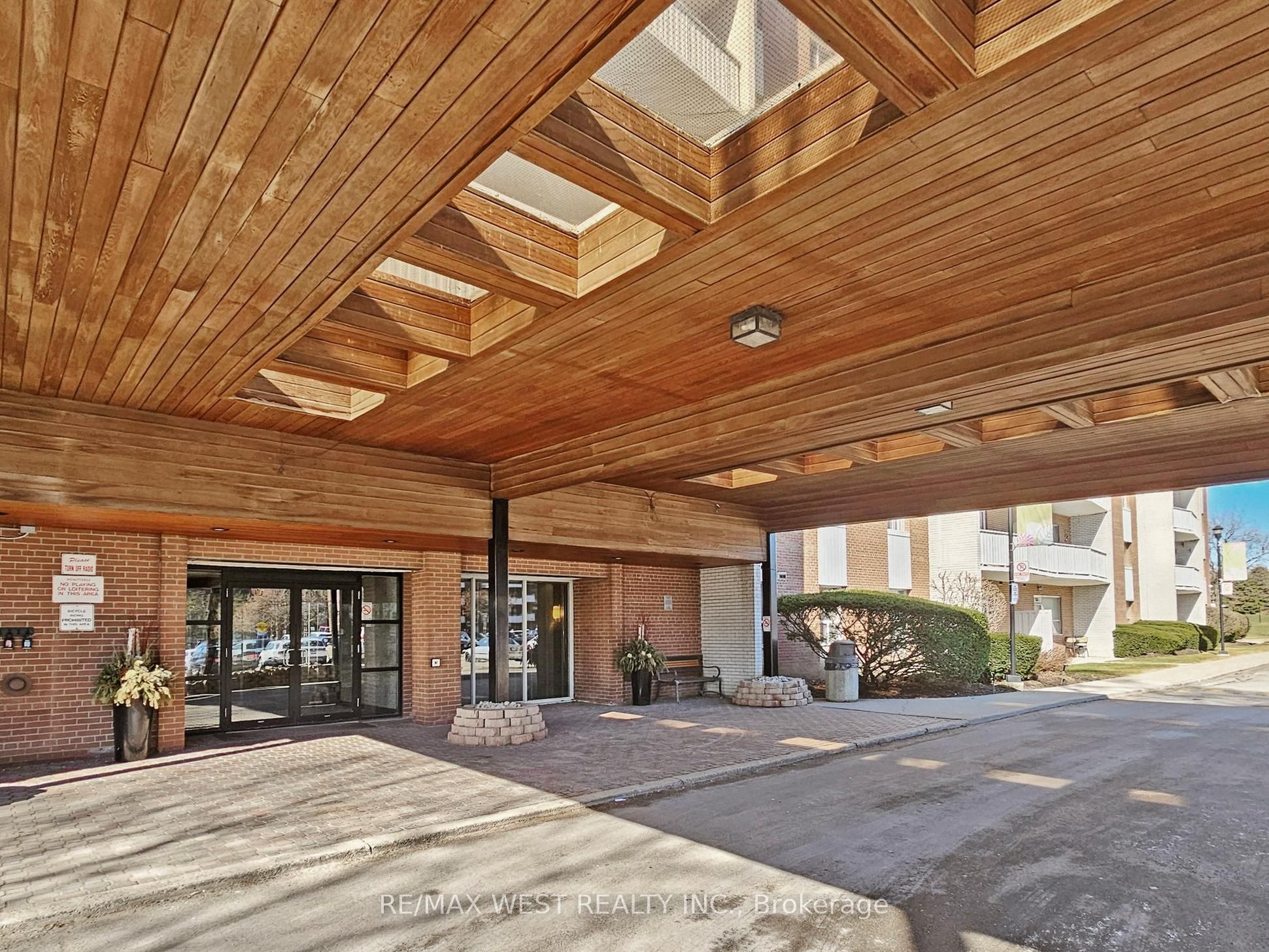Additional image 2 of 310-1660 Bloor Street, Mississauga, ON, L4X 1R9