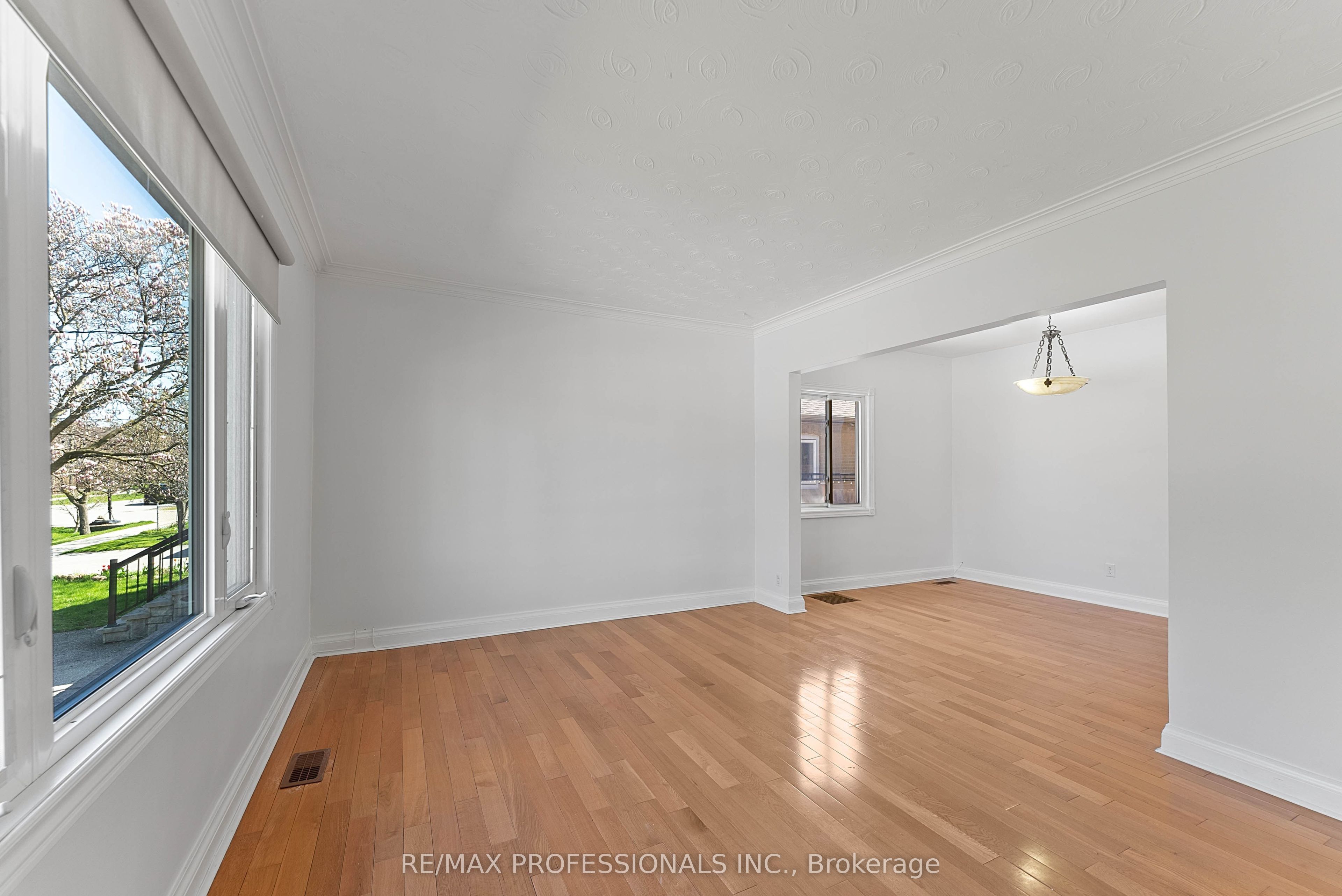 Additional image 5 of 46 Stock Avenue, Toronto, ON, M8Z 5C6