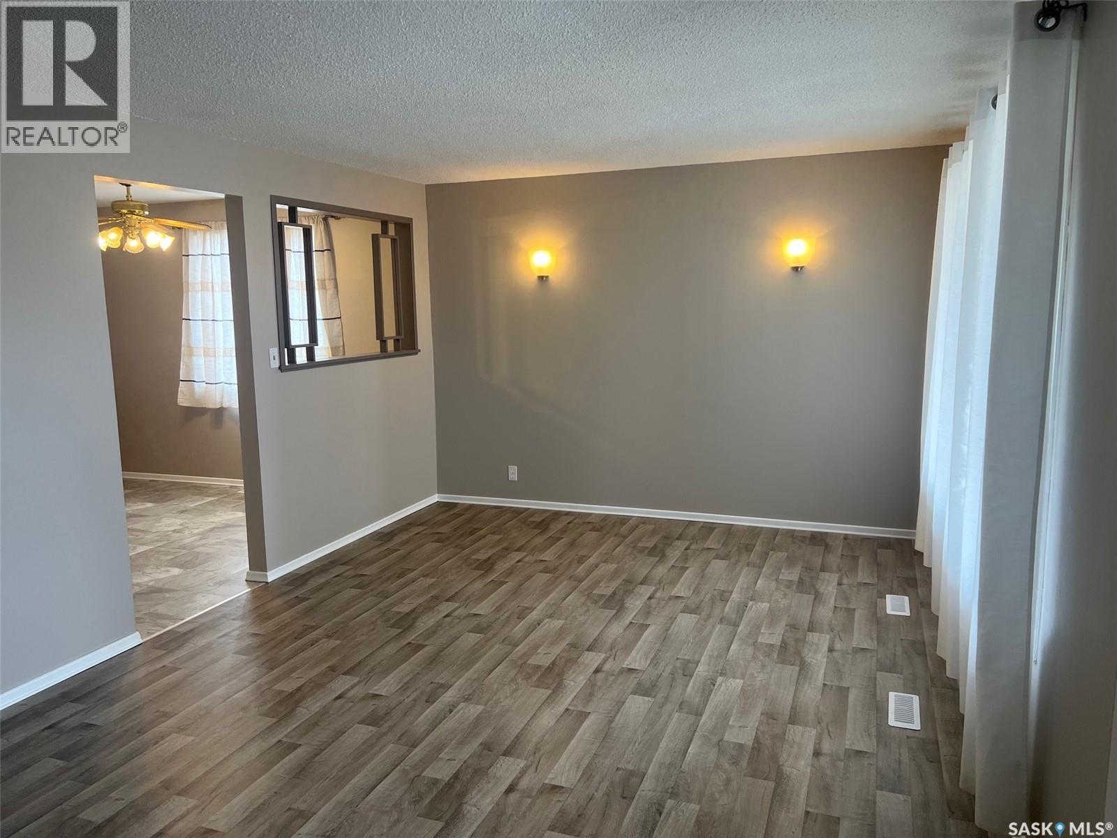 Additional image 4 of 802 Princess Street, Regina, SK, S4T3X9