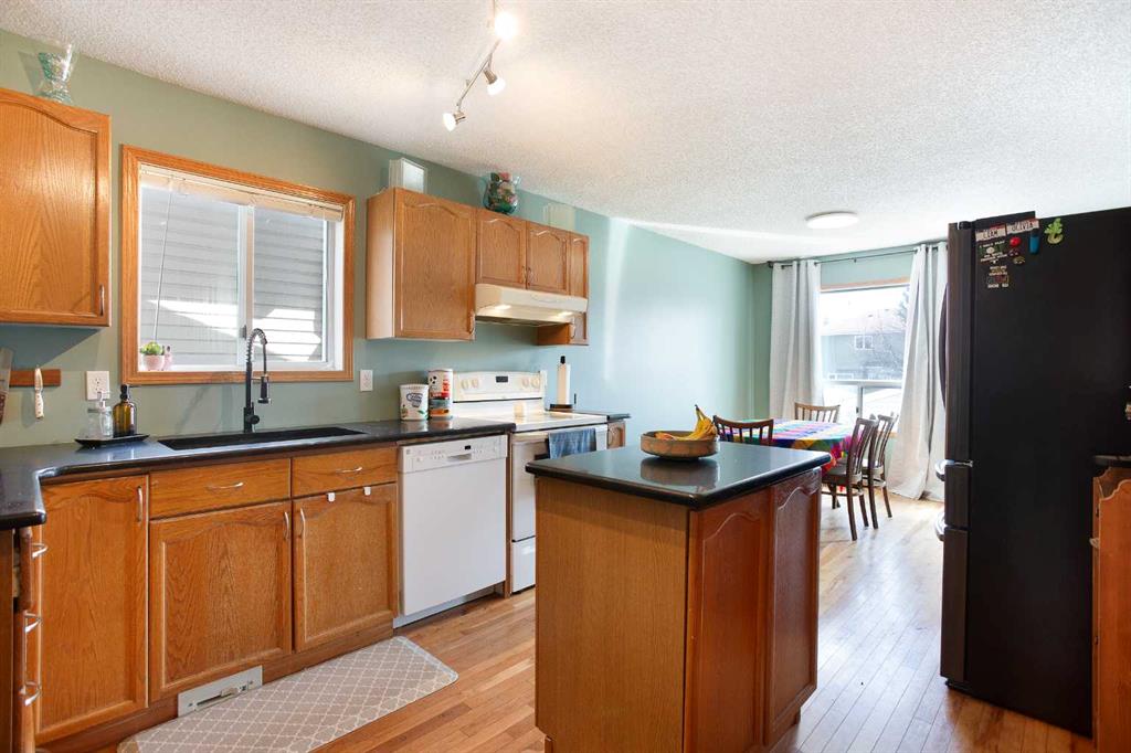 Additional image 5 of 1771 Meadowbrook Drive SE, Airdrie, AB, T4A 2A4