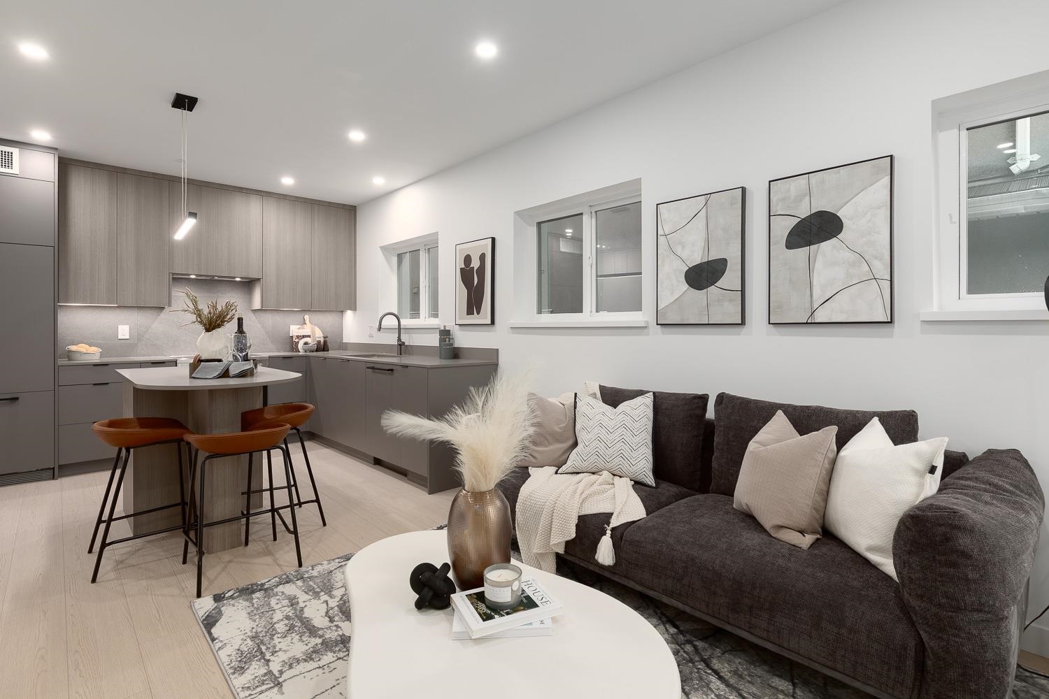 201-2329 34th Avenue E, Vancouver, BC, V5R 2S6