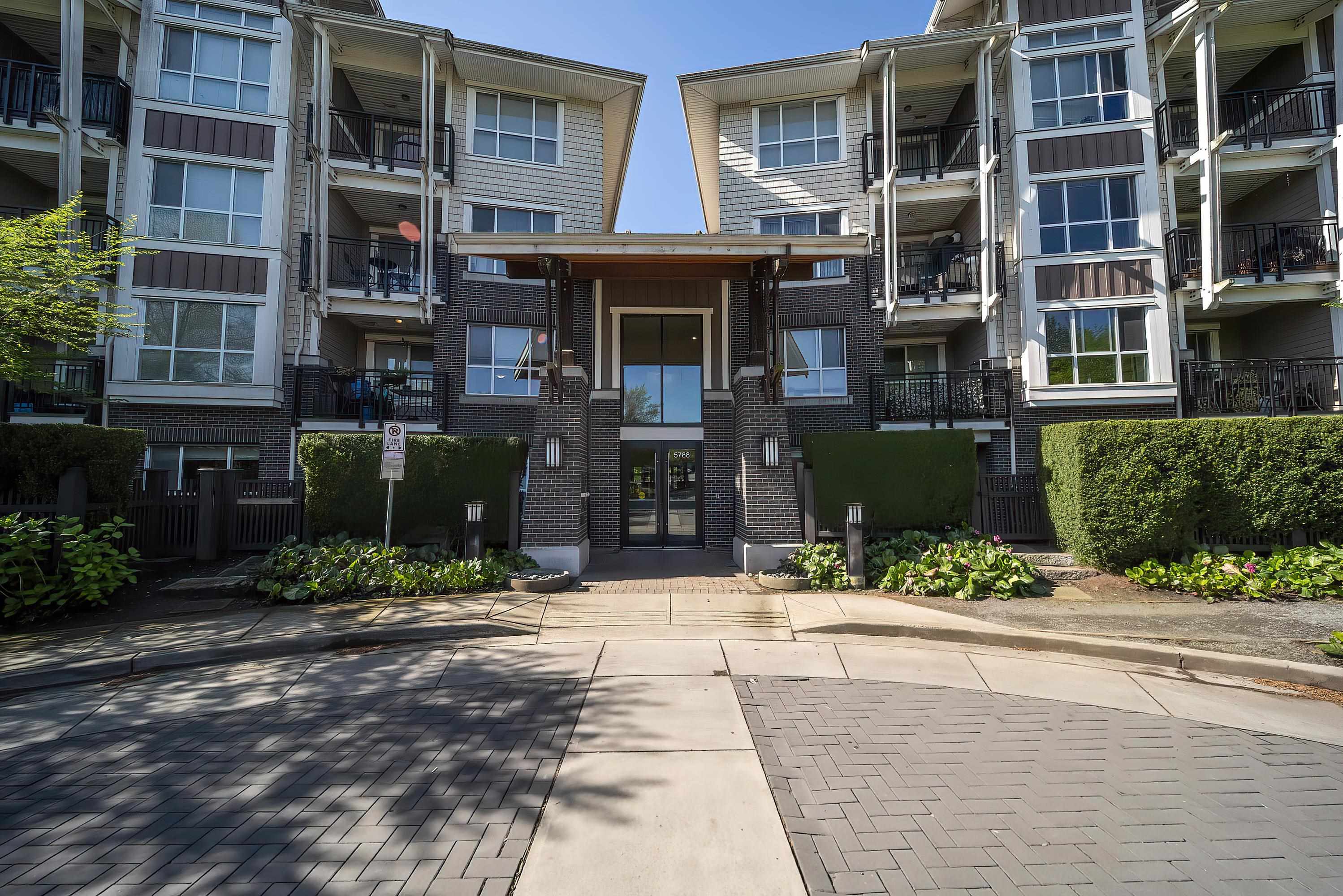 214-5788 Sidley Street, Burnaby, BC, V5J 5E5