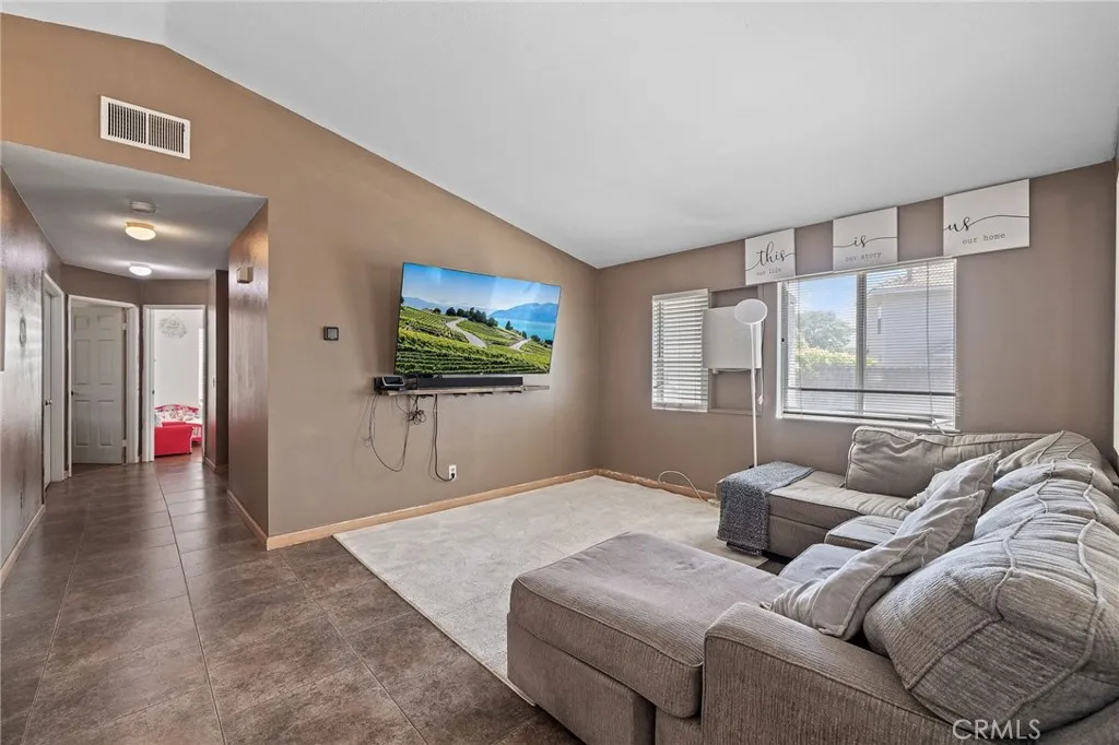 25076 Sansome St, Hemet, CA 92544 photo 4