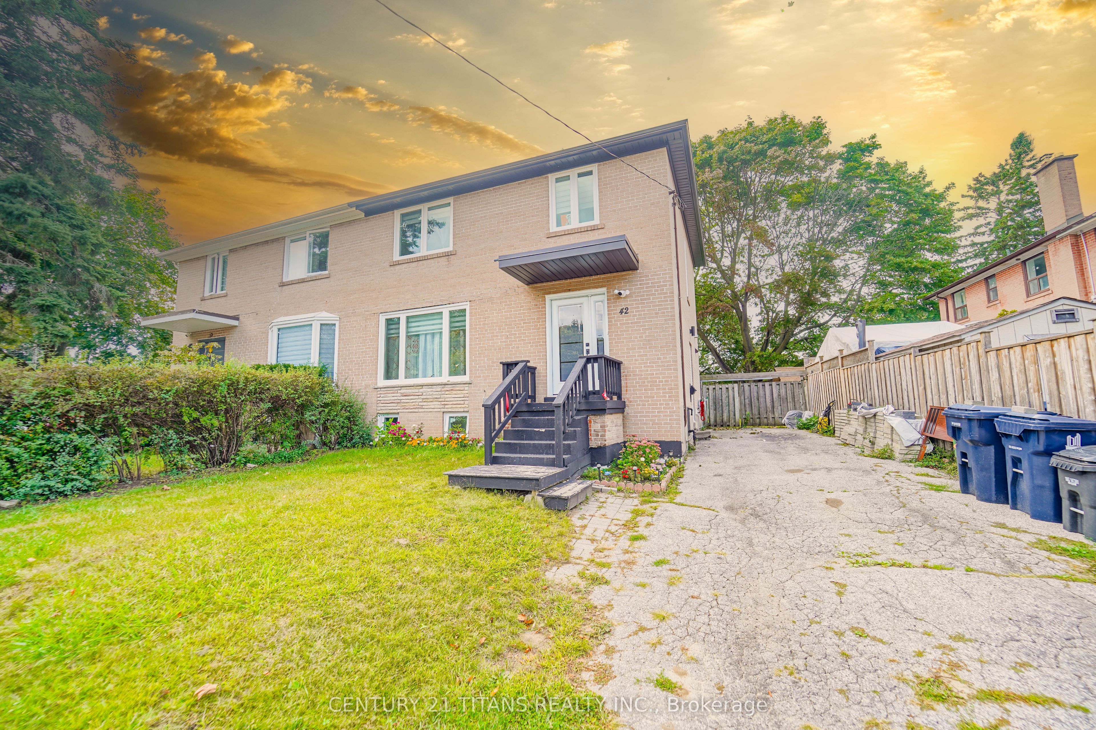 42 Pixley Crescent, Toronto, ON, M1E 3G6