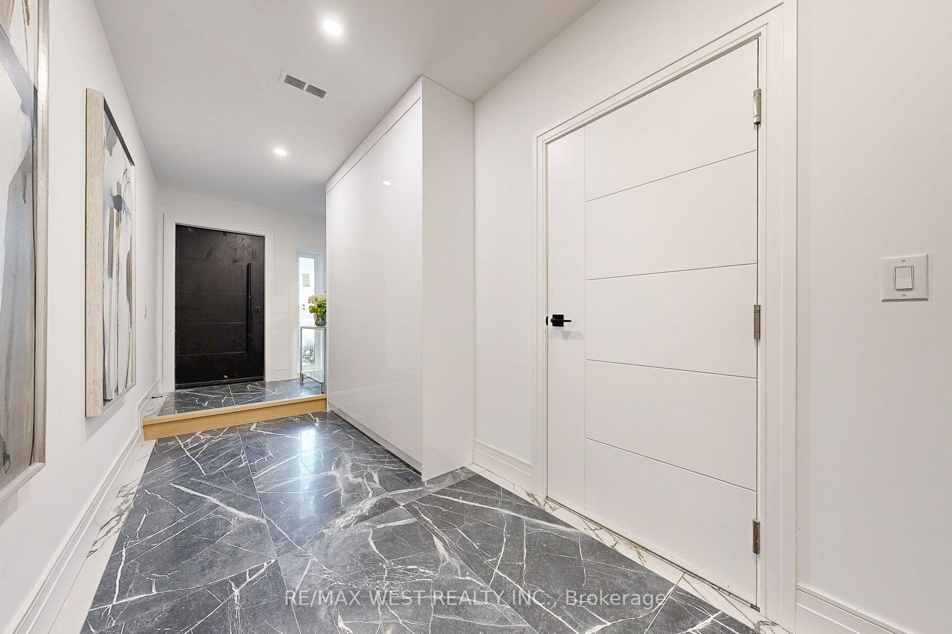 Additional image 4 of 2-2639R Dundas Street W, Toronto, ON, M6P 1X9