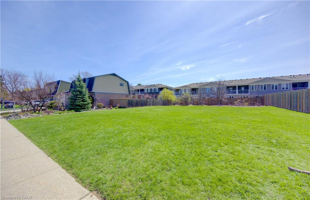 83 Manor Drive, Kitchener, ON, N2A 2T9 photo 3