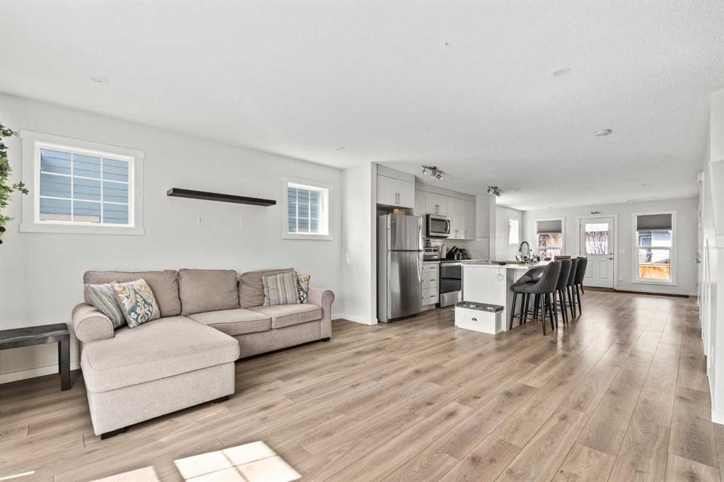 Additional image 4 of 463 Cranbrook Square SE, Calgary, AB, T3M3E3