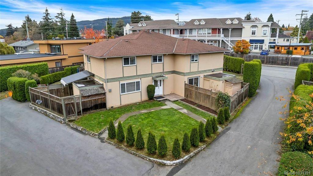 4-1945 Lisnoe Avenue, Central Saanich, BC, V8M 1T2