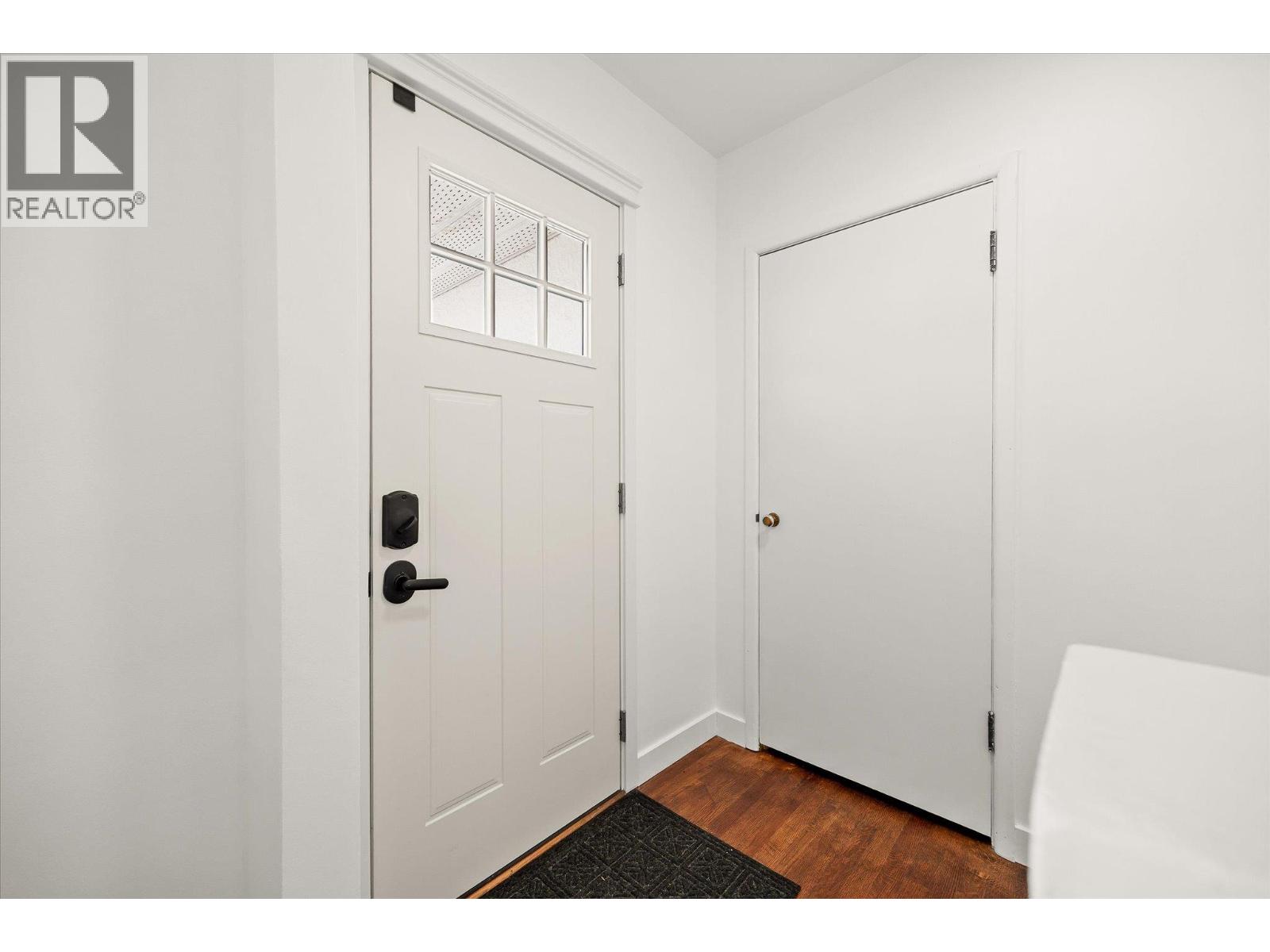 Additional image 5 of 1614 Bernard Avenue, Kelowna, BC, V1Y6R9