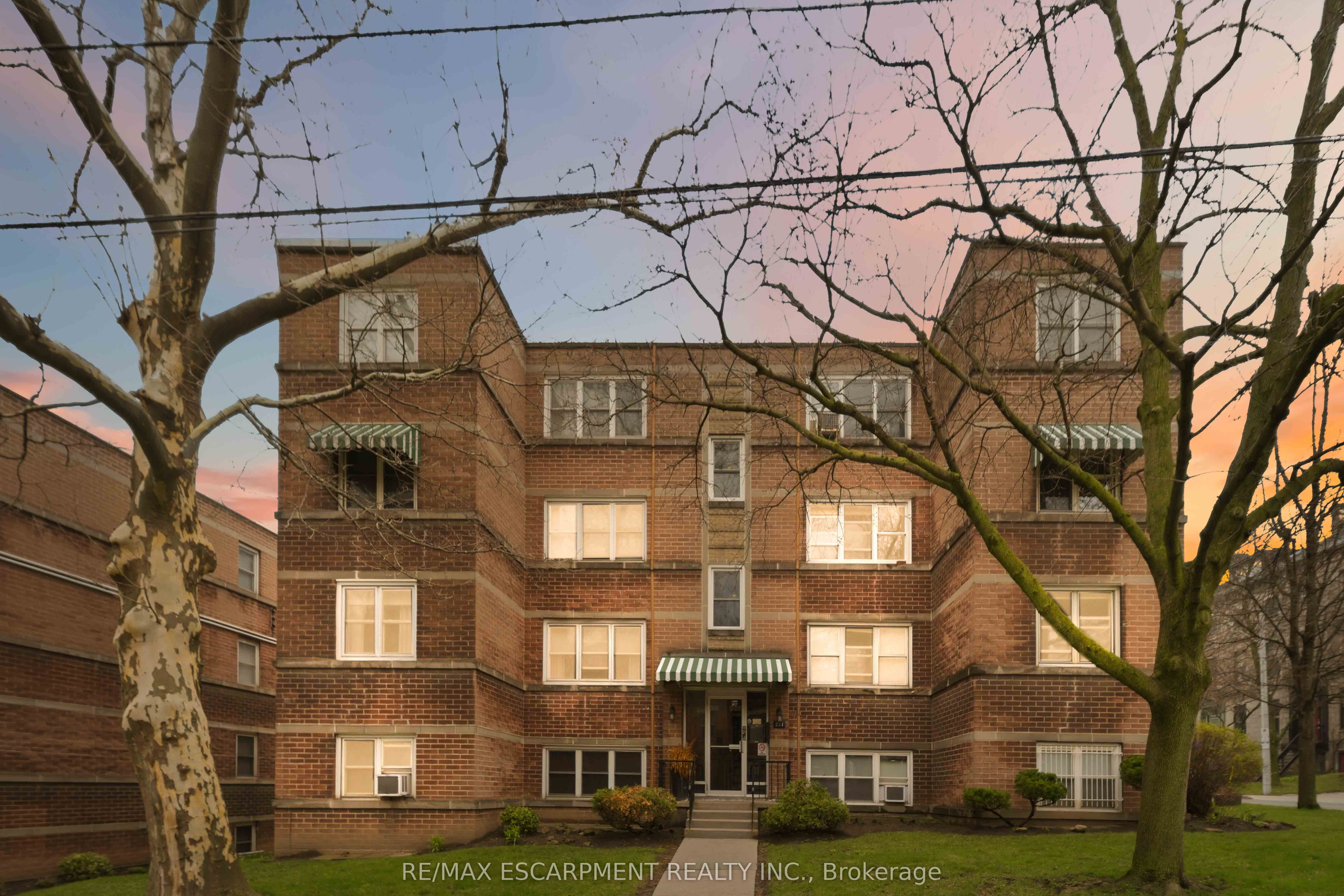 23-231 Macnab Street S, Hamilton, ON, L8P 3C9